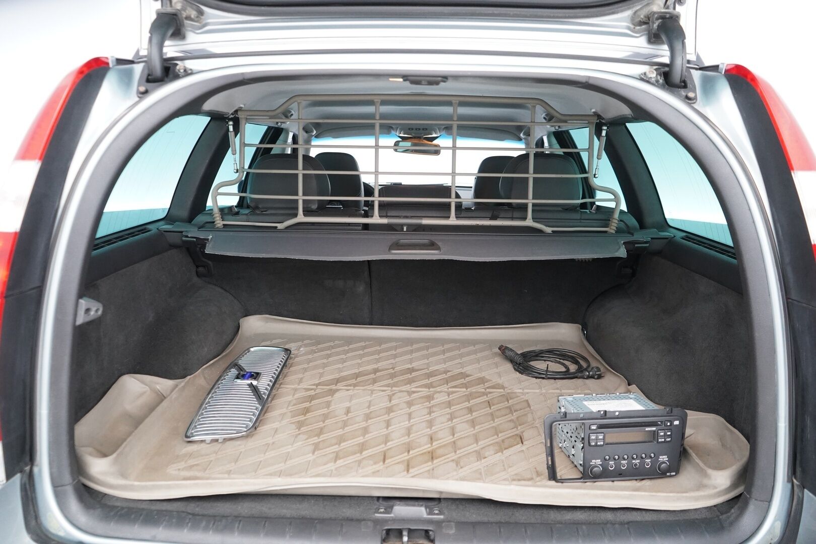 Volvo V70 2007 2.5T AWD Geartronic Summum - *Täydellinen huoltohistoria! / *Harvinainen / Suomi-auto / Nahkapenkit muistilla / Koukku / Metalliväri / Vakkari 