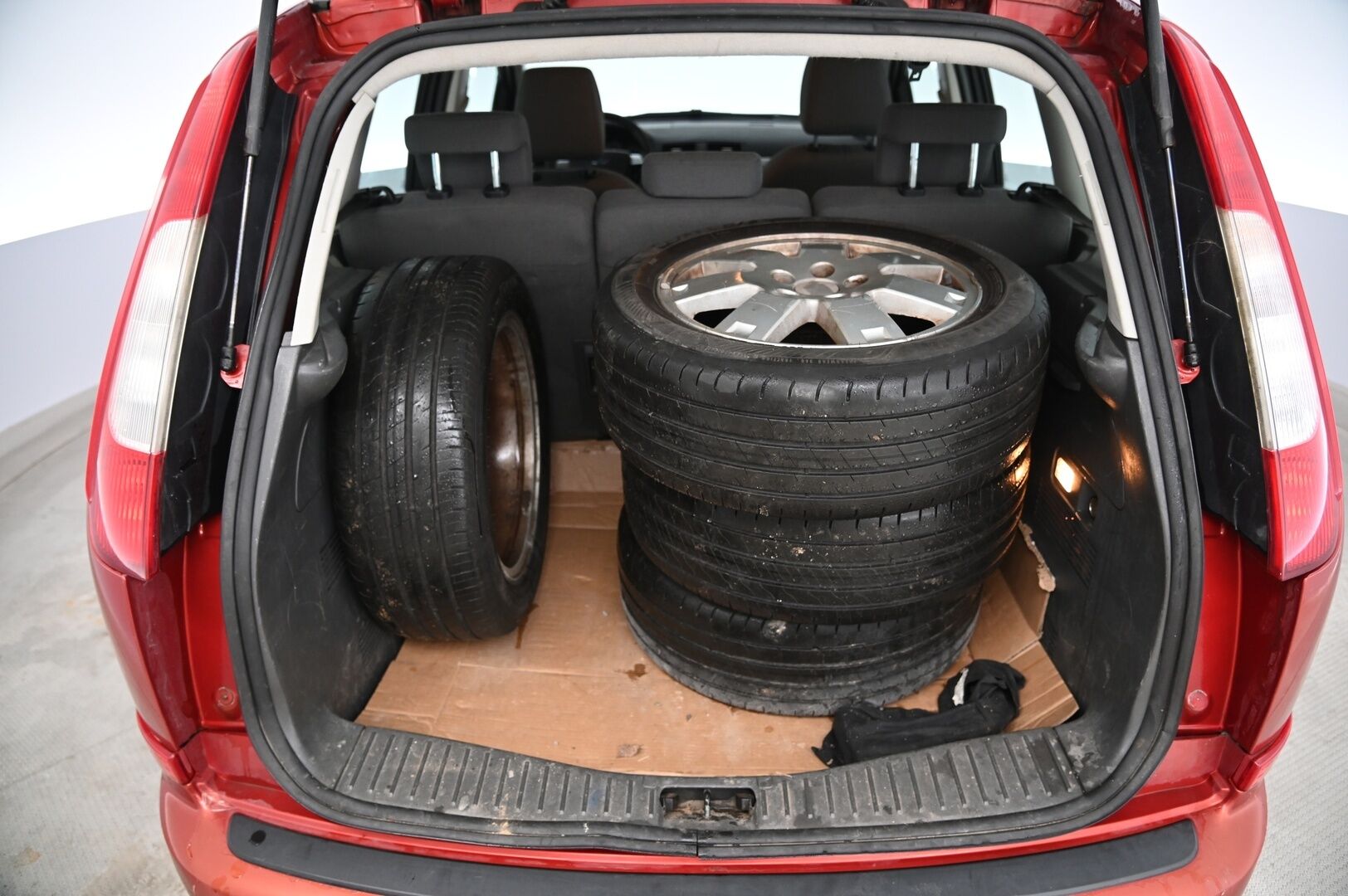 Ford Focus C-Max 2007 *Myydään Huutokaupat.com*