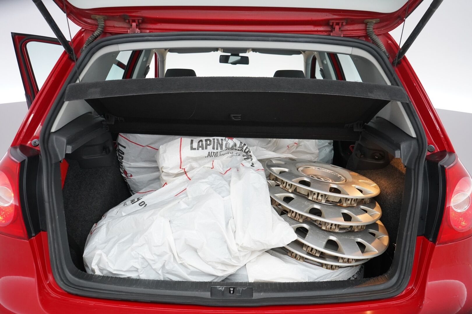 Volkswagen Golf 2007 MYYDÄÄN HUUTOKAUPAT.COM SIVUSTOLLA