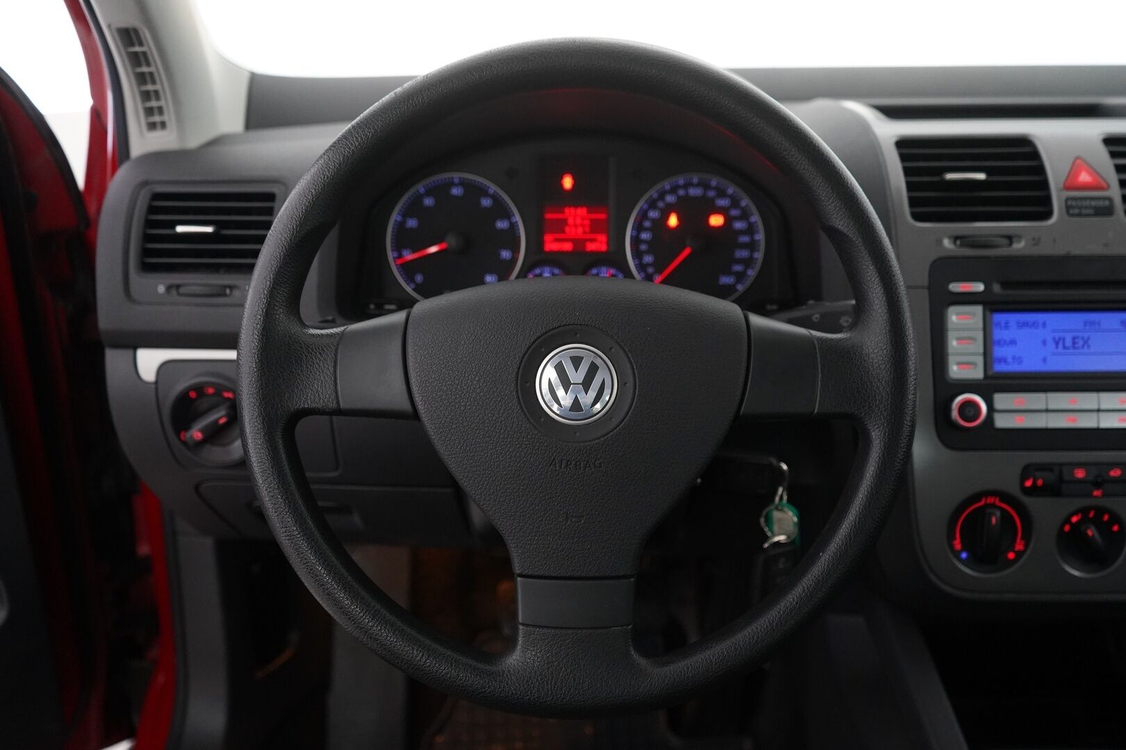 Volkswagen Golf 2007 MYYDÄÄN HUUTOKAUPAT.COM SIVUSTOLLA