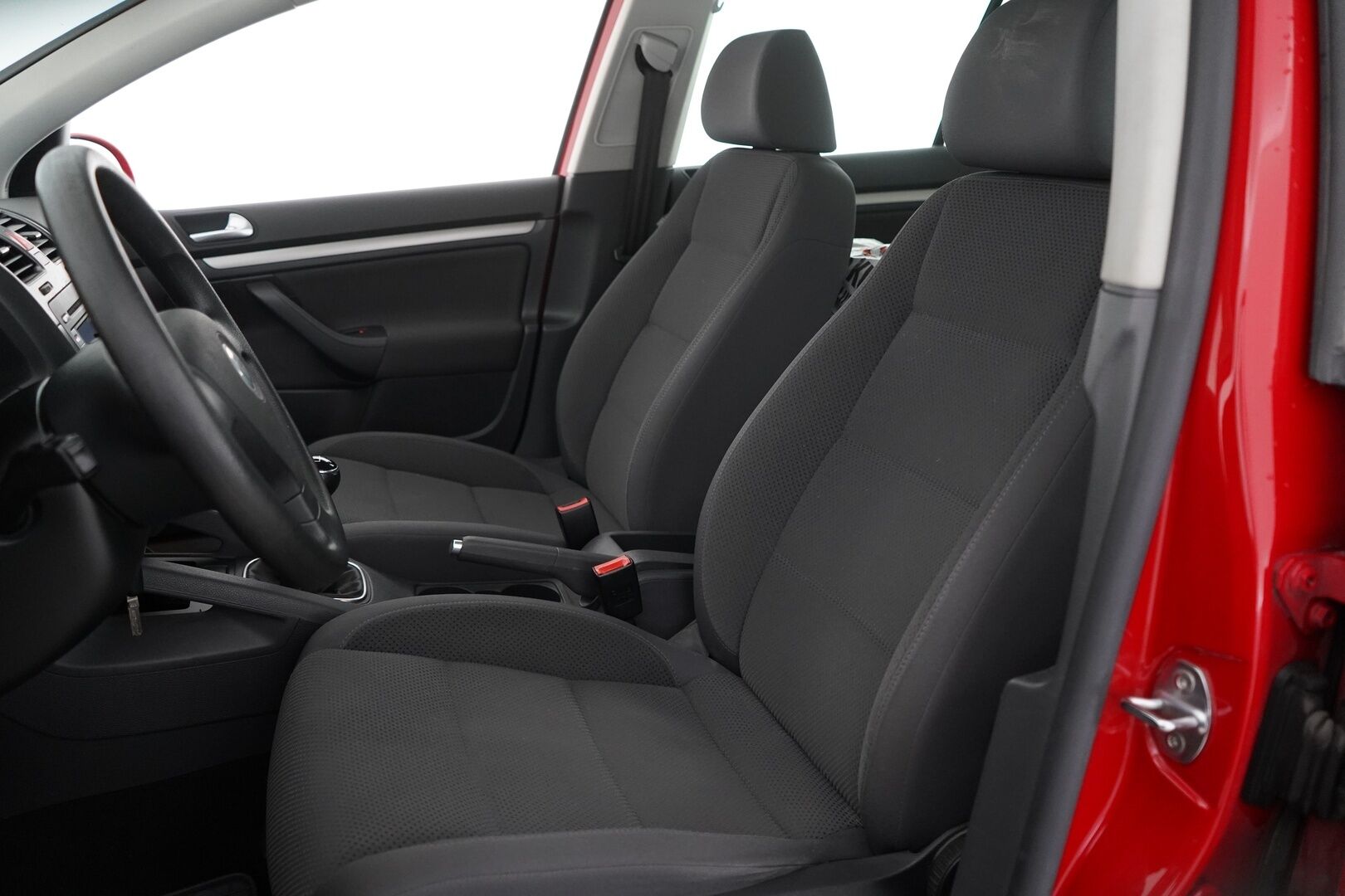 Volkswagen Golf 2007 MYYDÄÄN HUUTOKAUPAT.COM SIVUSTOLLA