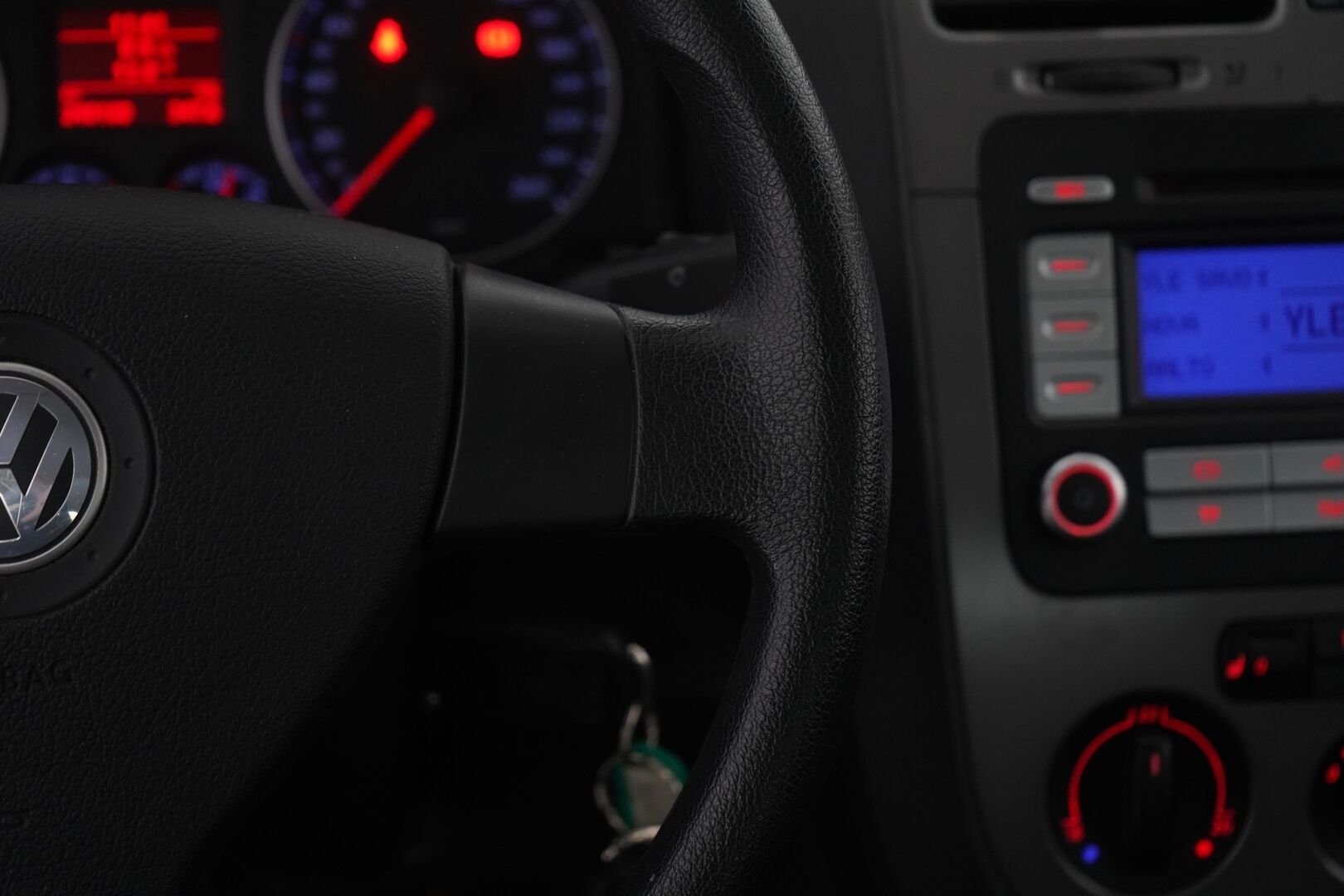 Volkswagen Golf 2007 MYYDÄÄN HUUTOKAUPAT.COM SIVUSTOLLA