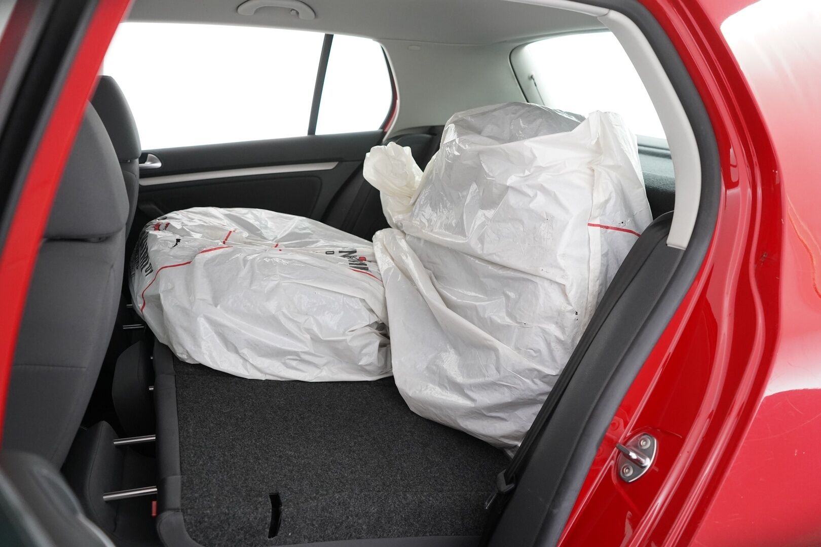 Volkswagen Golf 2007 MYYDÄÄN HUUTOKAUPAT.COM SIVUSTOLLA