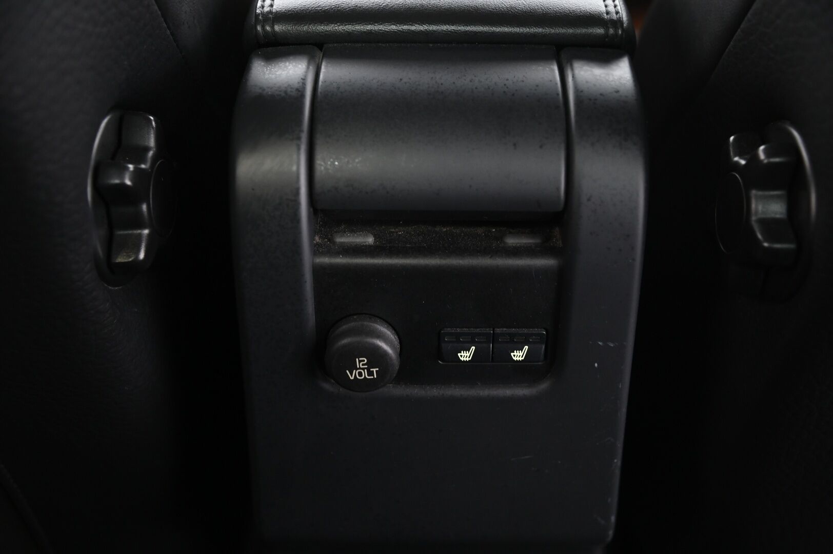 Volvo S60 2011 D3 Summum Business aut - *P.aine lisälämmitin / JUURI HUOLLETTU / Nahat / Kuskinpenkki muistilla / Xenon / Vakkari*