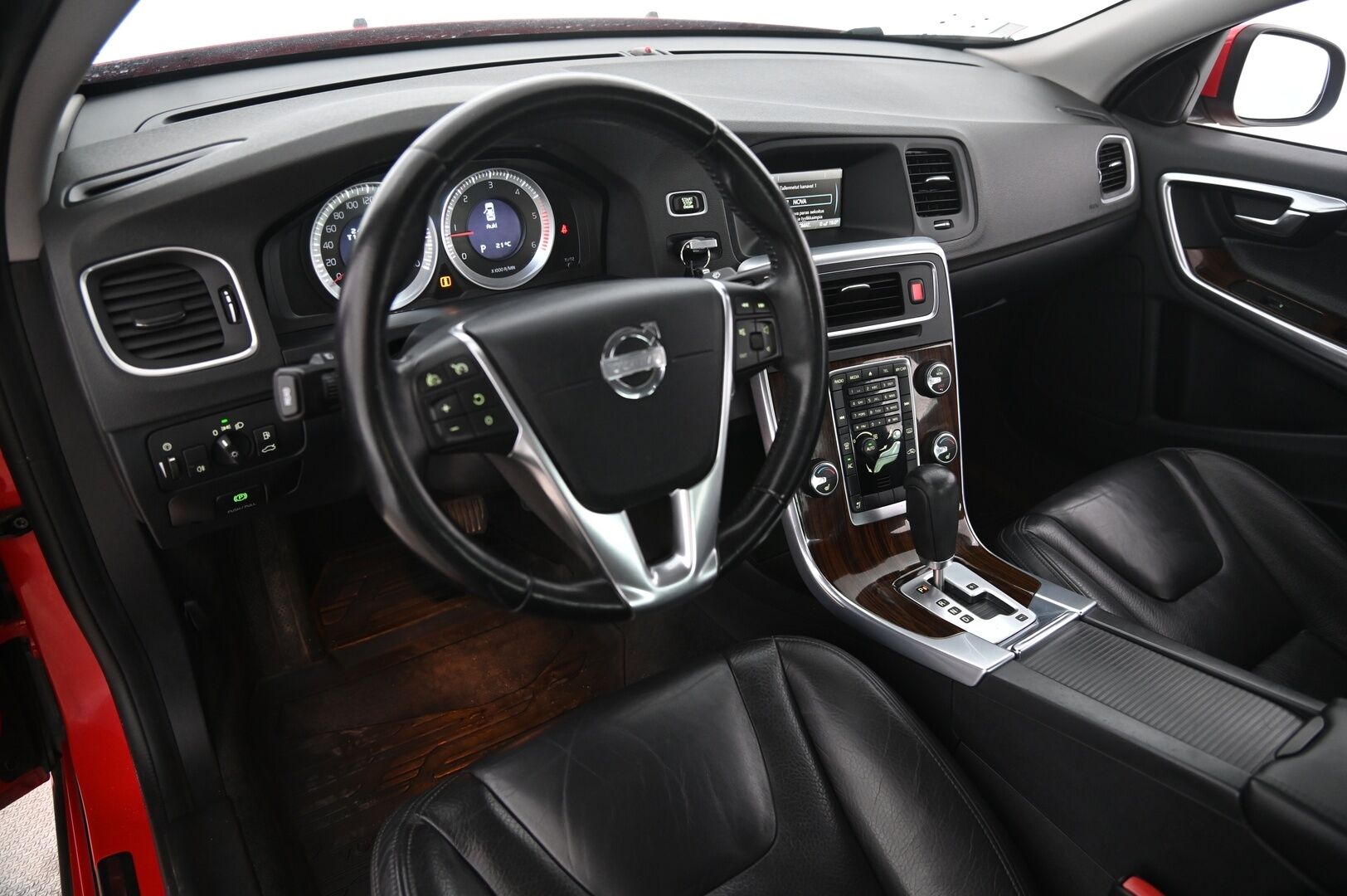 Volvo S60 2011 D3 Summum Business aut - *P.aine lisälämmitin / JUURI HUOLLETTU / Nahat / Kuskinpenkki muistilla / Xenon / Vakkari*