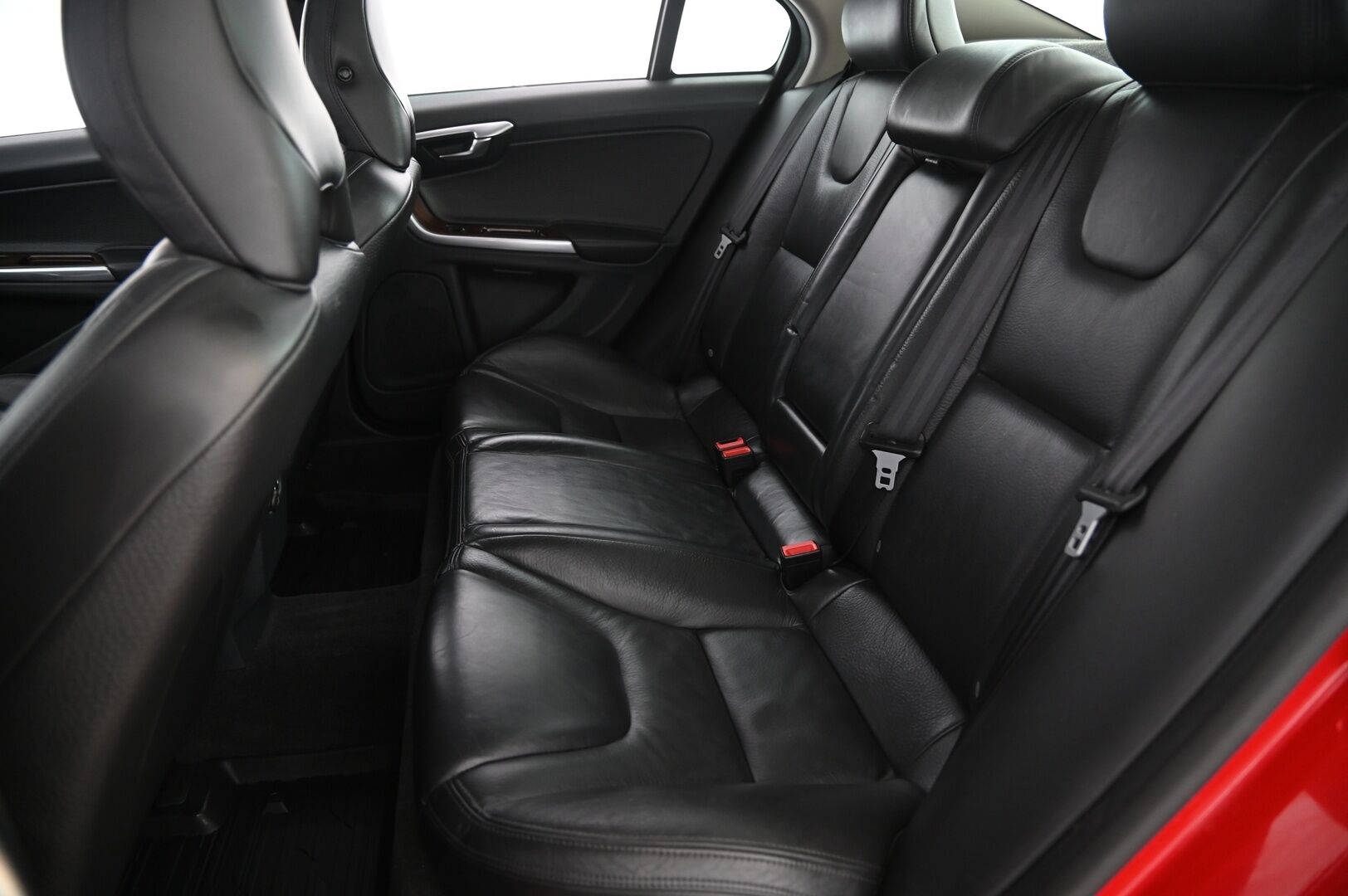 Volvo S60 2011 D3 Summum Business aut - *P.aine lisälämmitin / JUURI HUOLLETTU / Nahat / Kuskinpenkki muistilla / Xenon / Vakkari*