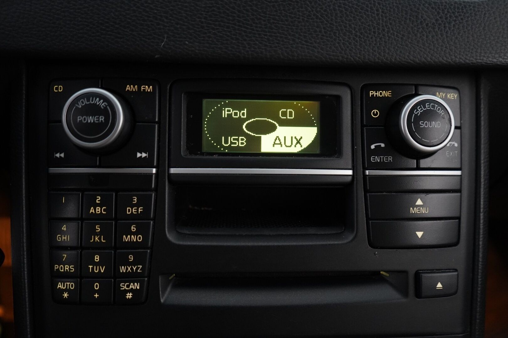 Volvo XC90 2011 D5 AWD R-Design aut * MYYDÄÄN HUUTOKAUPAT.COM* - Webasto / Vakkari / Koukku / Huollettu / Siisti / Kahdet renkaat