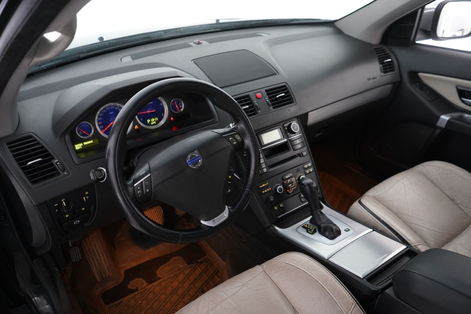 Volvo XC90 2011 D5 AWD R-Design aut * MYYDÄÄN HUUTOKAUPAT.COM* - Webasto / Vakkari / Koukku / Huollettu / Siisti / Kahdet renkaat
