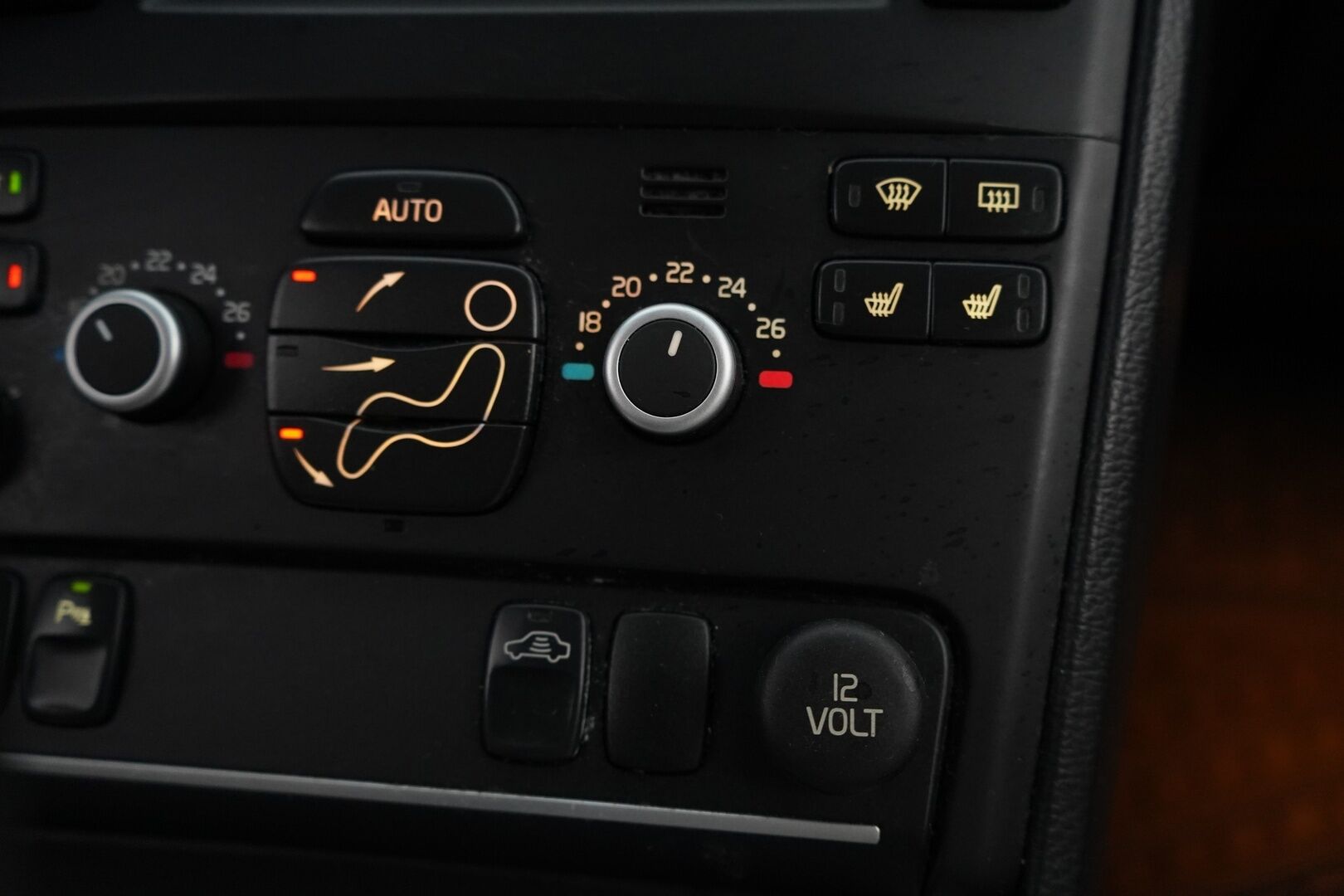 Volvo XC90 2011 D5 AWD R-Design aut * MYYDÄÄN HUUTOKAUPAT.COM* - Webasto / Vakkari / Koukku / Huollettu / Siisti / Kahdet renkaat