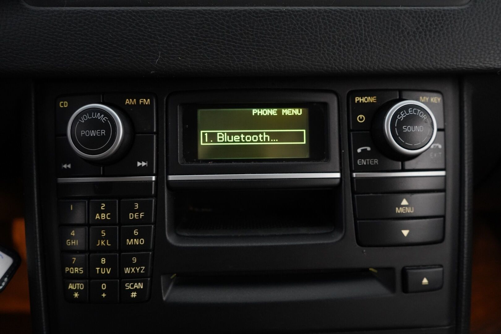 Volvo XC90 2011 D5 AWD R-Design aut * MYYDÄÄN HUUTOKAUPAT.COM* - Webasto / Vakkari / Koukku / Huollettu / Siisti / Kahdet renkaat