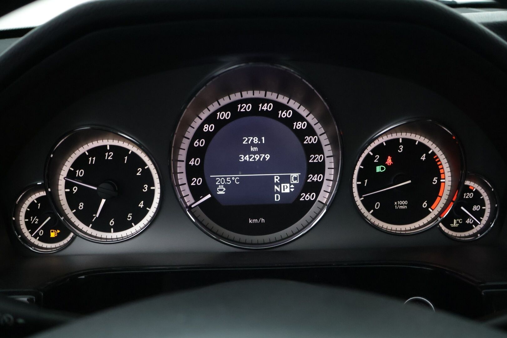 Mercedes-Benz E 2010 350 CDI BE T A *YritysOutlet - Myydään vain yrityksille* - Vakkari | P-Tutka | Xenon | Puolnahat | Sähkökontti | Penkinlämmittimet