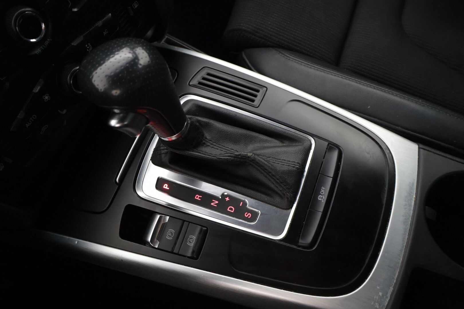 Audi A5 2011 Sportback 2,0 TFSI 155 kW quattro 30v S tronic-autom. S-Line - *** Suomi-auto / Sporttipenkit / Vakkari / lohkolämmitin ***