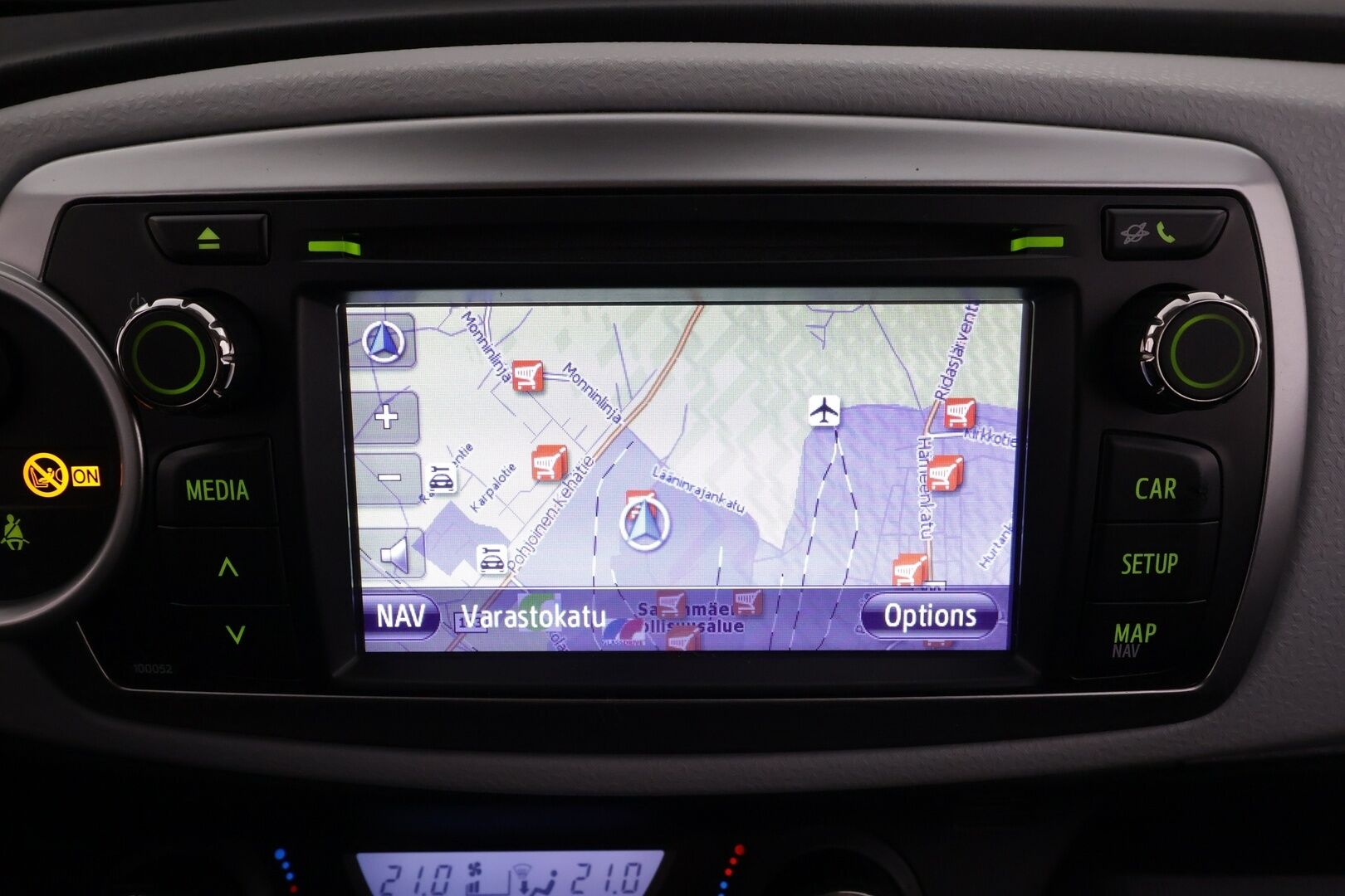 Toyota Yaris 2013 Hybrid Linea Sol 5ov * Suomi-auto / Vakkari / Navi / P.Kamera / Lohko / Bluetooth / Autom.ilmastointi * - Kahdet renkaat aluvanteilla - HULLUT AVAJAISHULINAT KORKOTARJOUS 3,29 %