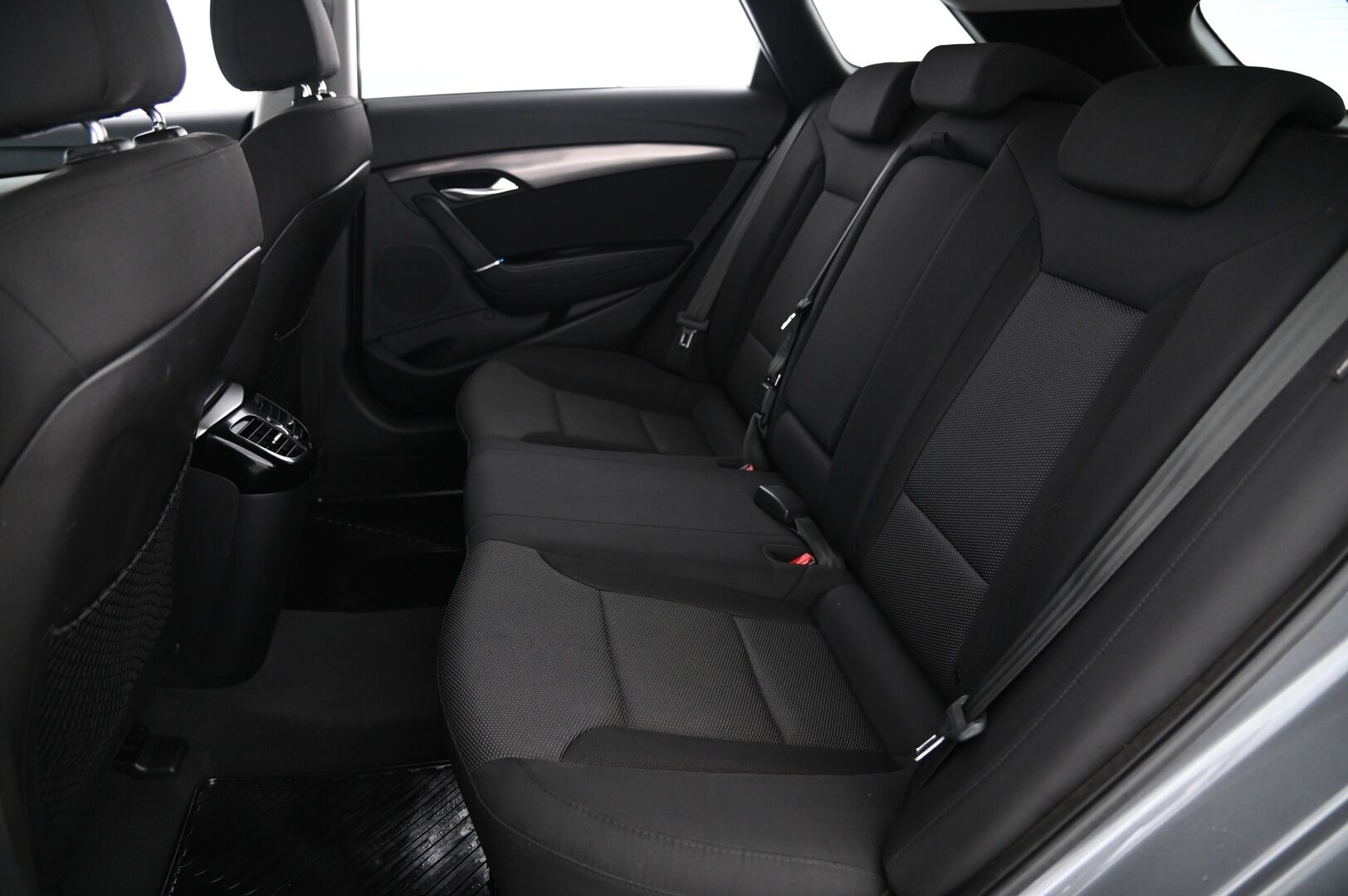 Hyundai i40 2013 Wagon 1,6 GDI 6MT ISG Style *Suomi-Auto / Vakkari / Koukku / Tutkat* - *Juuri saapunut! / Lohko+pistoke / Sähkösäätöinen kuljettajan istuin / Kessy / 2X Renkaat*