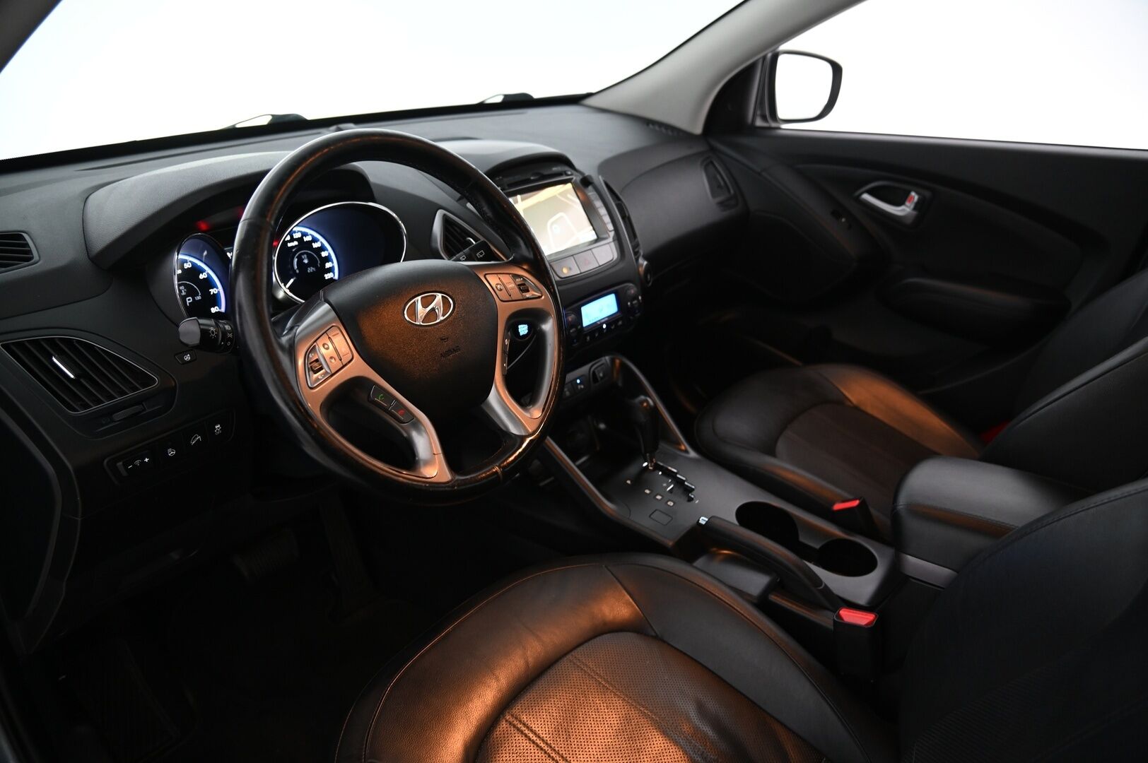 Hyundai ix35 2014 4WD 2,0 GDI 6AT Premium *Ratinlämmitin / Koukku/ Navi / Vakkari / Tutkat / Lohko / Xenon *