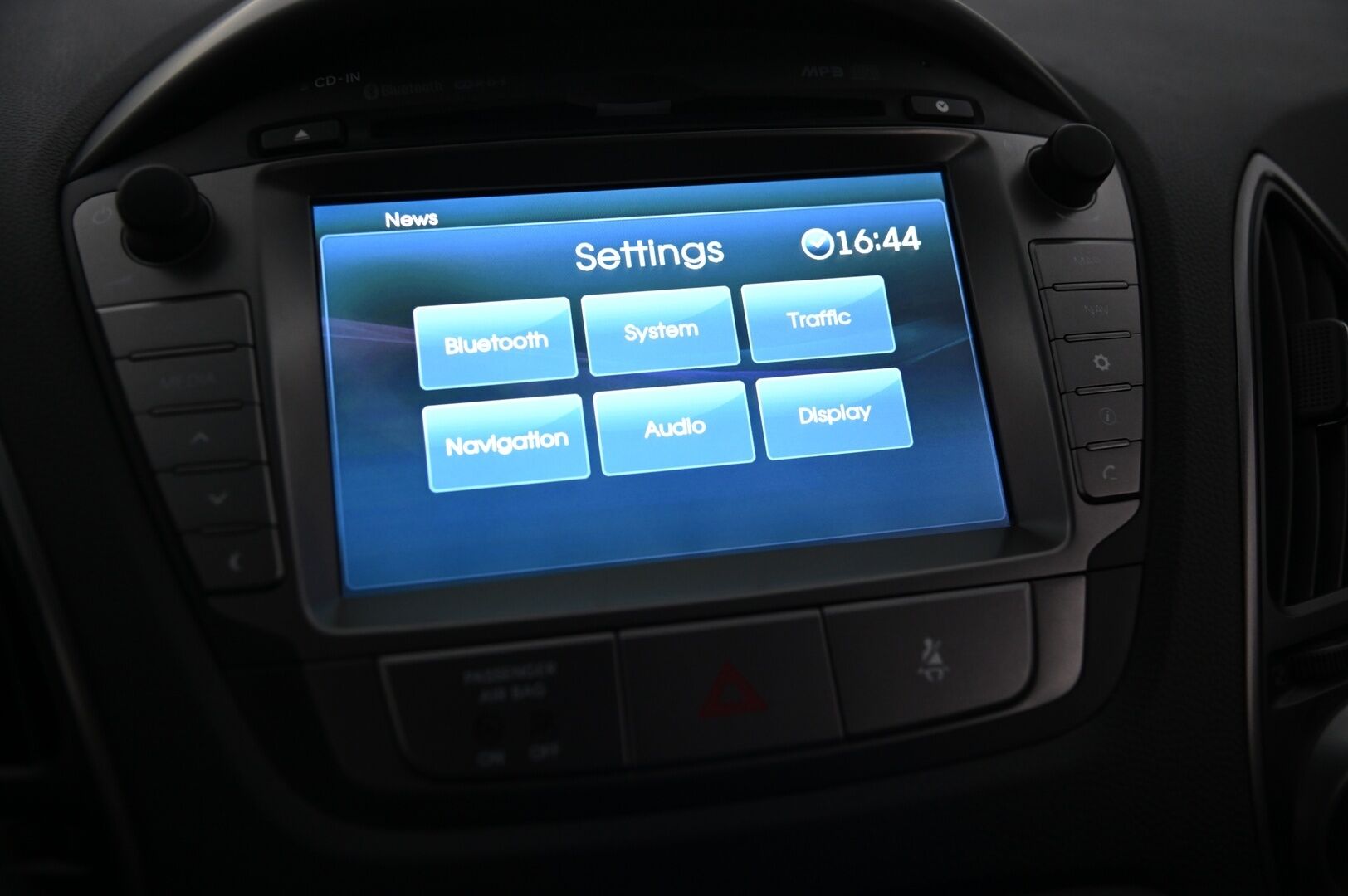 Hyundai ix35 2014 4WD 2,0 GDI 6AT Premium *Ratinlämmitin / Koukku/ Navi / Vakkari / Tutkat / Lohko / Xenon *