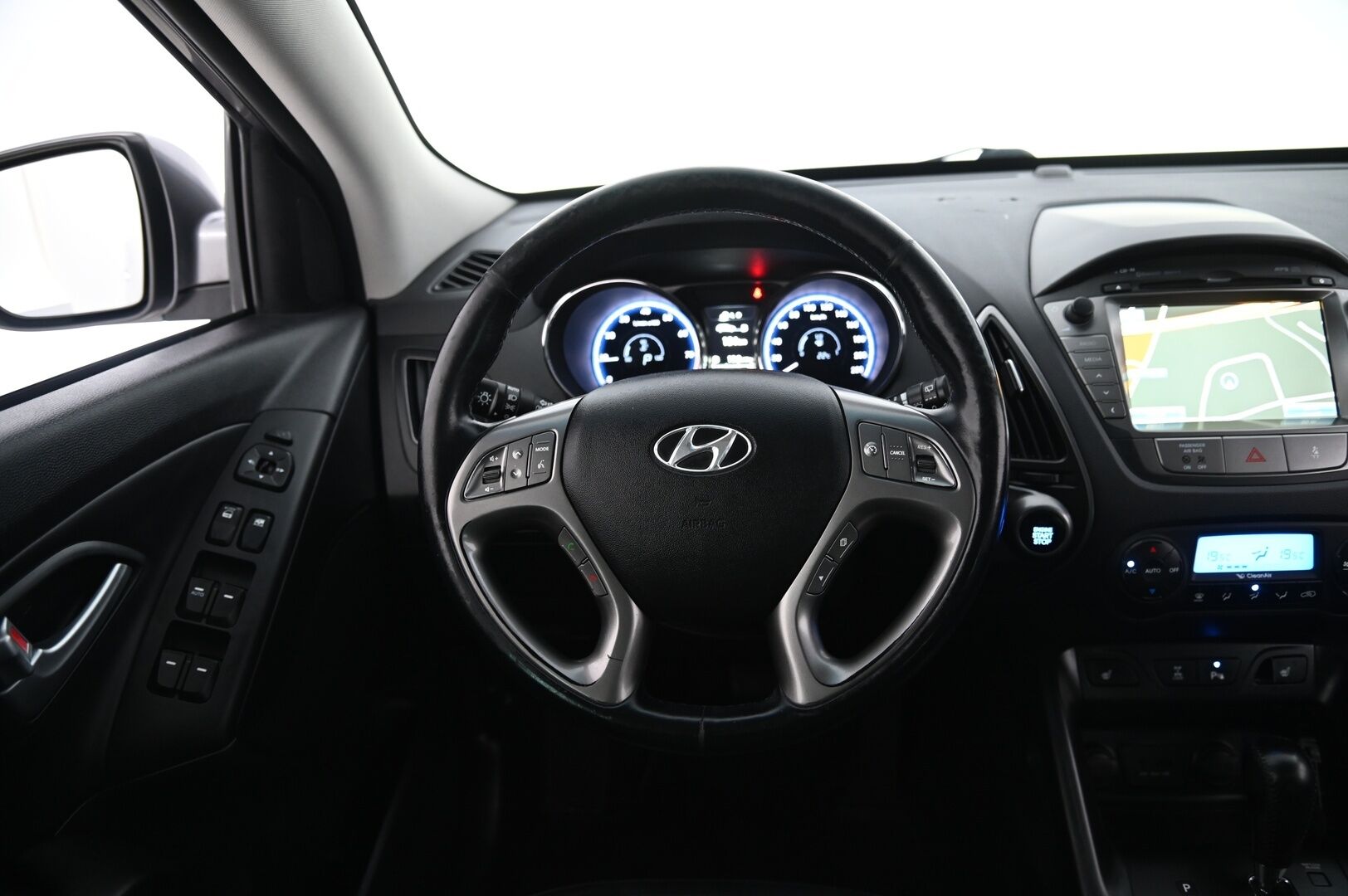 Hyundai ix35 2014 4WD 2,0 GDI 6AT Premium *Ratinlämmitin / Koukku/ Navi / Vakkari / Tutkat / Lohko / Xenon *