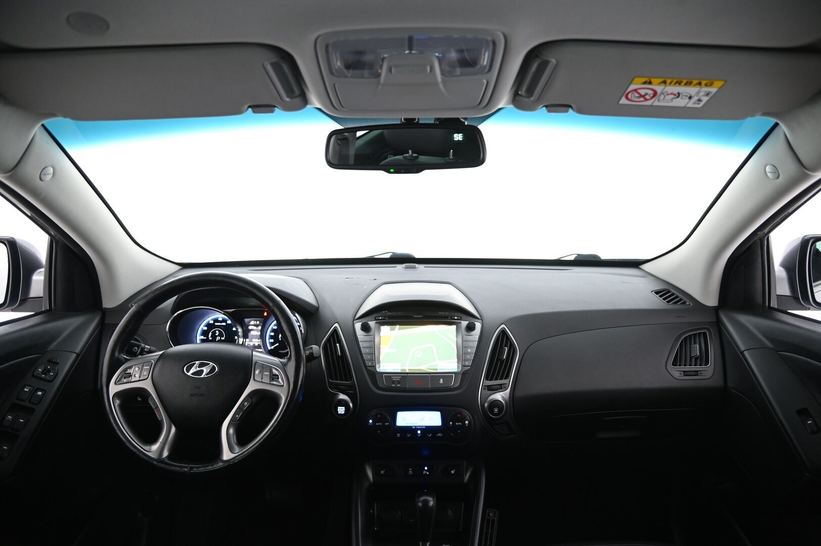 Hyundai ix35 2014 4WD 2,0 GDI 6AT Premium *Ratinlämmitin / Koukku/ Navi / Vakkari / Tutkat / Lohko / Xenon *