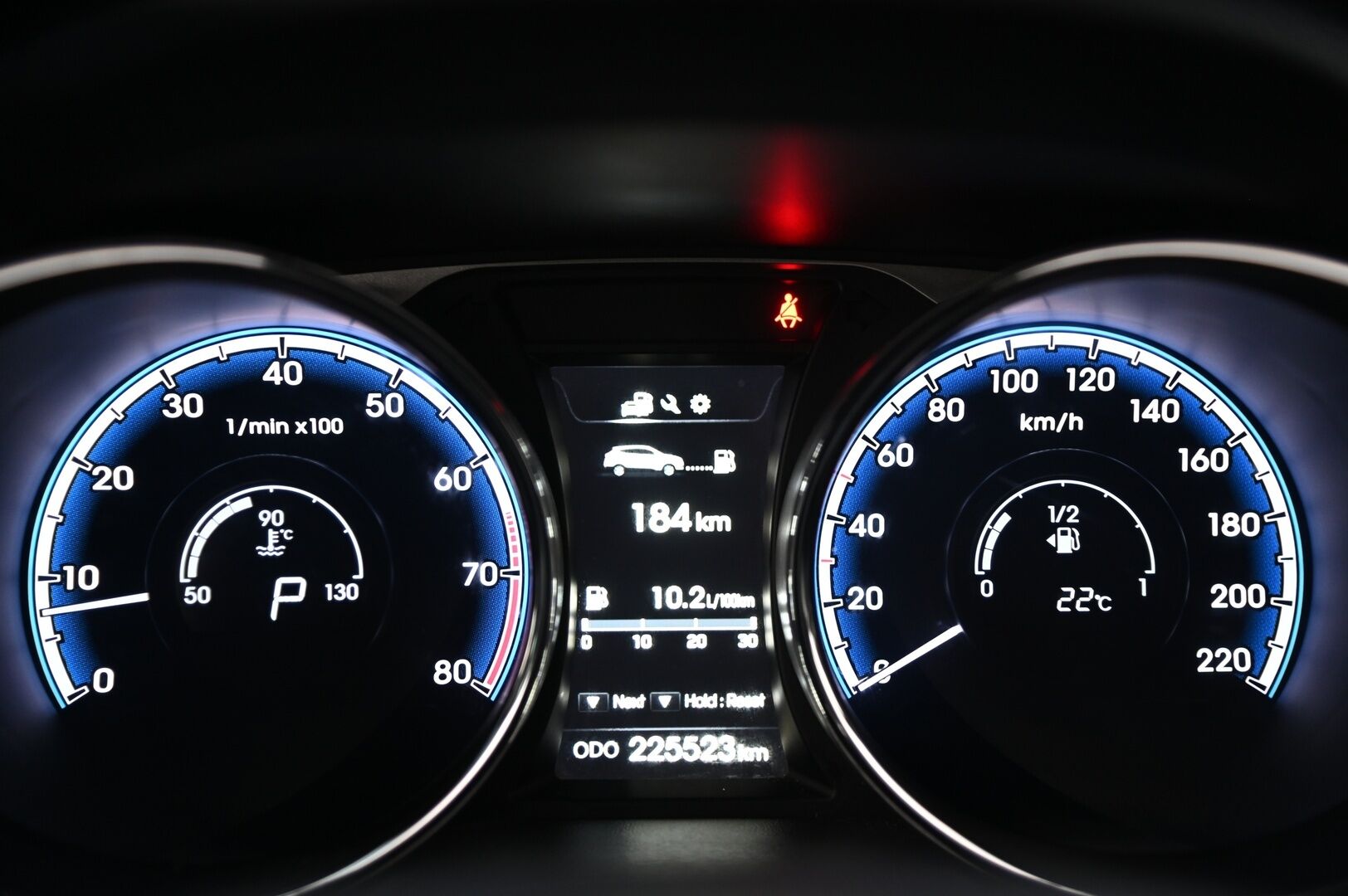 Hyundai ix35 2014 4WD 2,0 GDI 6AT Premium *Ratinlämmitin / Koukku/ Navi / Vakkari / Tutkat / Lohko / Xenon *