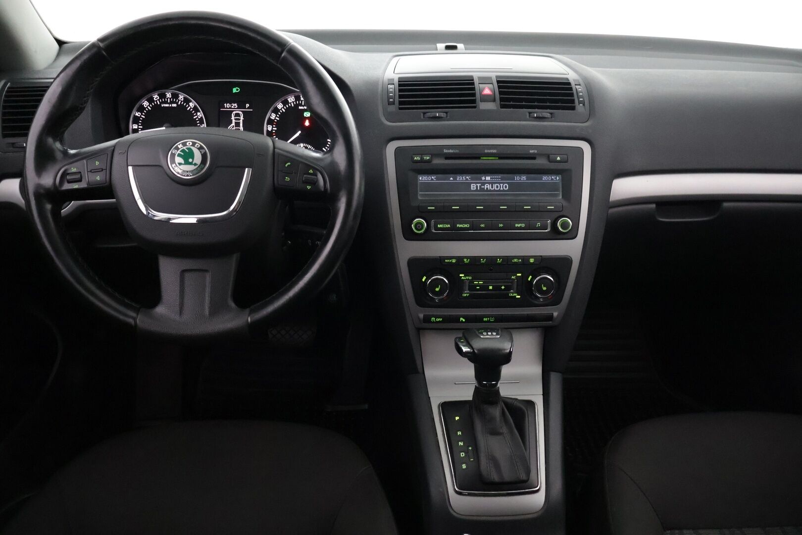 Skoda Octavia 2012 2,0 TDI 140 Elegance DSG Autom.** YritysOutlet - Myydään vain yrityksille - Juuri katsastettu | 2x hyvät renkaat Skodan vanteilla | Suomi-auto | Jakopää tehty 12/24