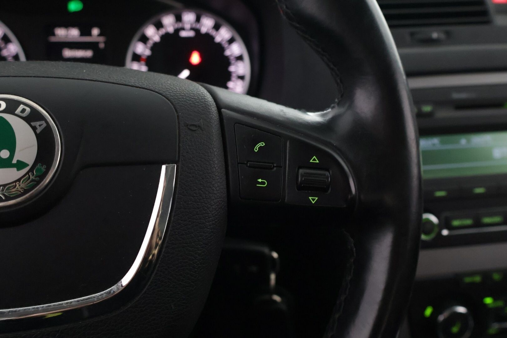 Skoda Octavia 2012 2,0 TDI 140 Elegance DSG Autom.** YritysOutlet - Myydään vain yrityksille - Juuri katsastettu | 2x hyvät renkaat Skodan vanteilla | Suomi-auto | Jakopää tehty 12/24