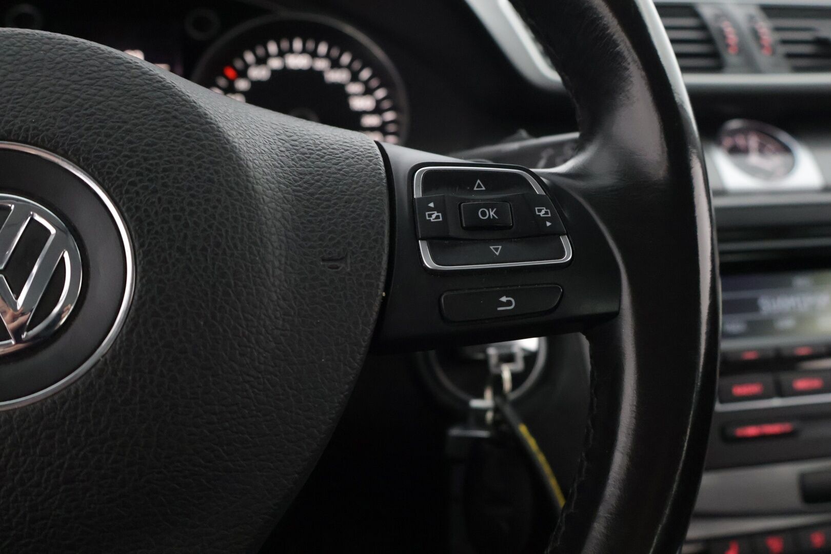 Volkswagen Passat 2012 Variant Comfortline 1,6 TDI 77 kW (105 hv) BlueMotion Technology DSG-automaatti - YritysOutlet - Myydään vain yrityksille - *Suomi-auto / Bi-Xenon ajovalot / Webasto / Tutkat edessä ja takana / Sähkötoiminen takaluukku / Vetokoukku*