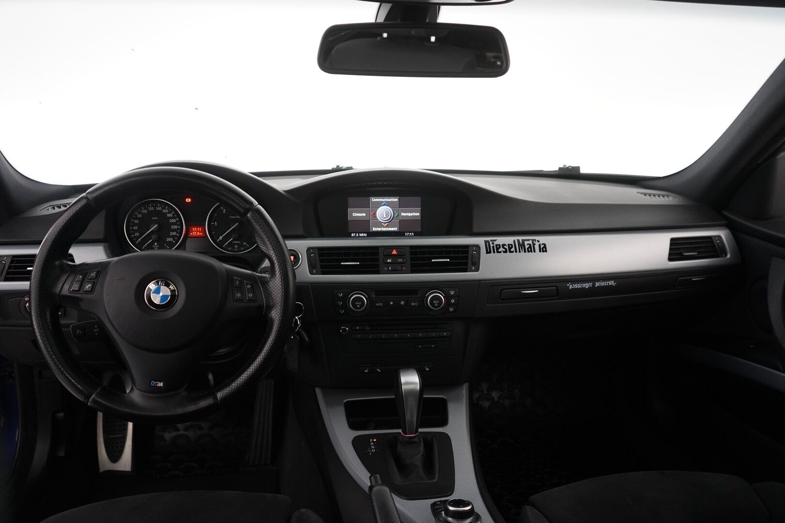 BMW 325 2009 D A E91 Touring M-Sport *MYYDÄÄN HUUTOKAUPAT.COM* - Sporttipenkit / Panorama / Tutkat 