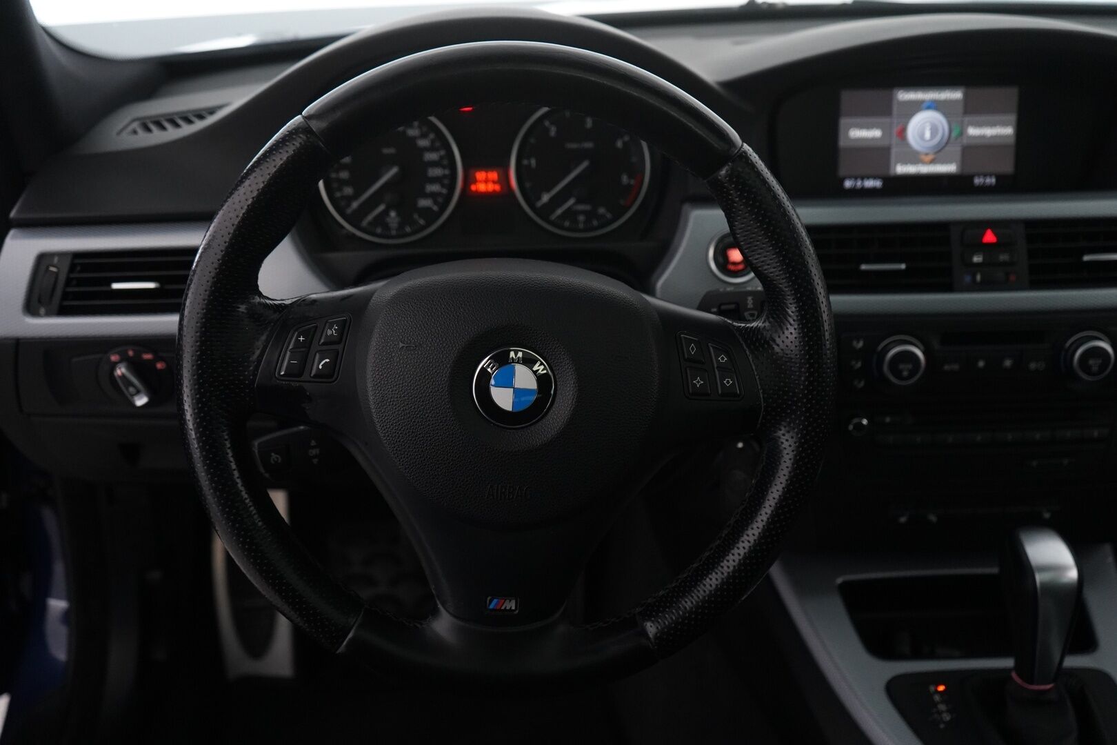 BMW 325 2009 D A E91 Touring M-Sport *MYYDÄÄN HUUTOKAUPAT.COM* - Sporttipenkit / Panorama / Tutkat 