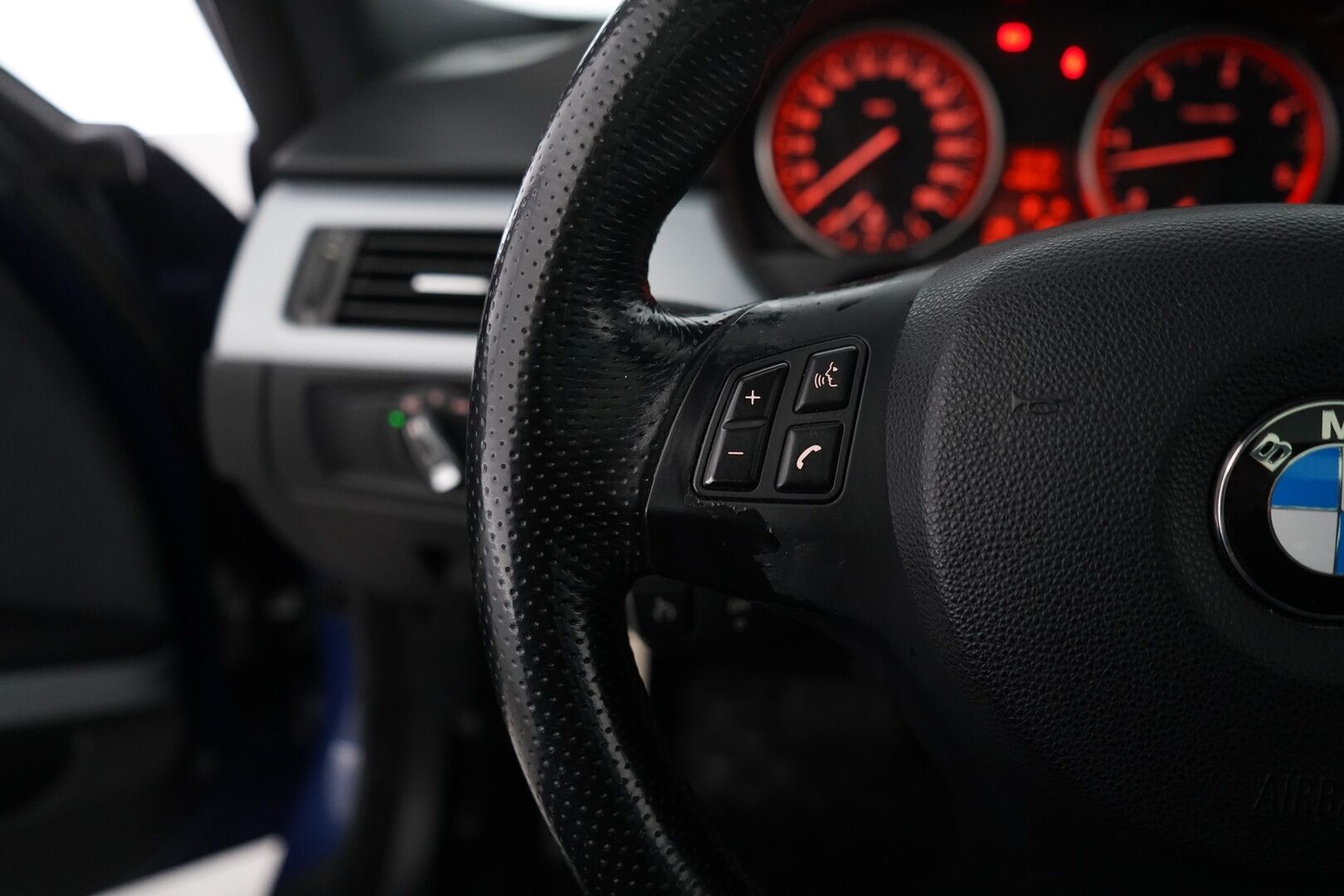 BMW 325 2009 D A E91 Touring M-Sport *MYYDÄÄN HUUTOKAUPAT.COM* - Sporttipenkit / Panorama / Tutkat 