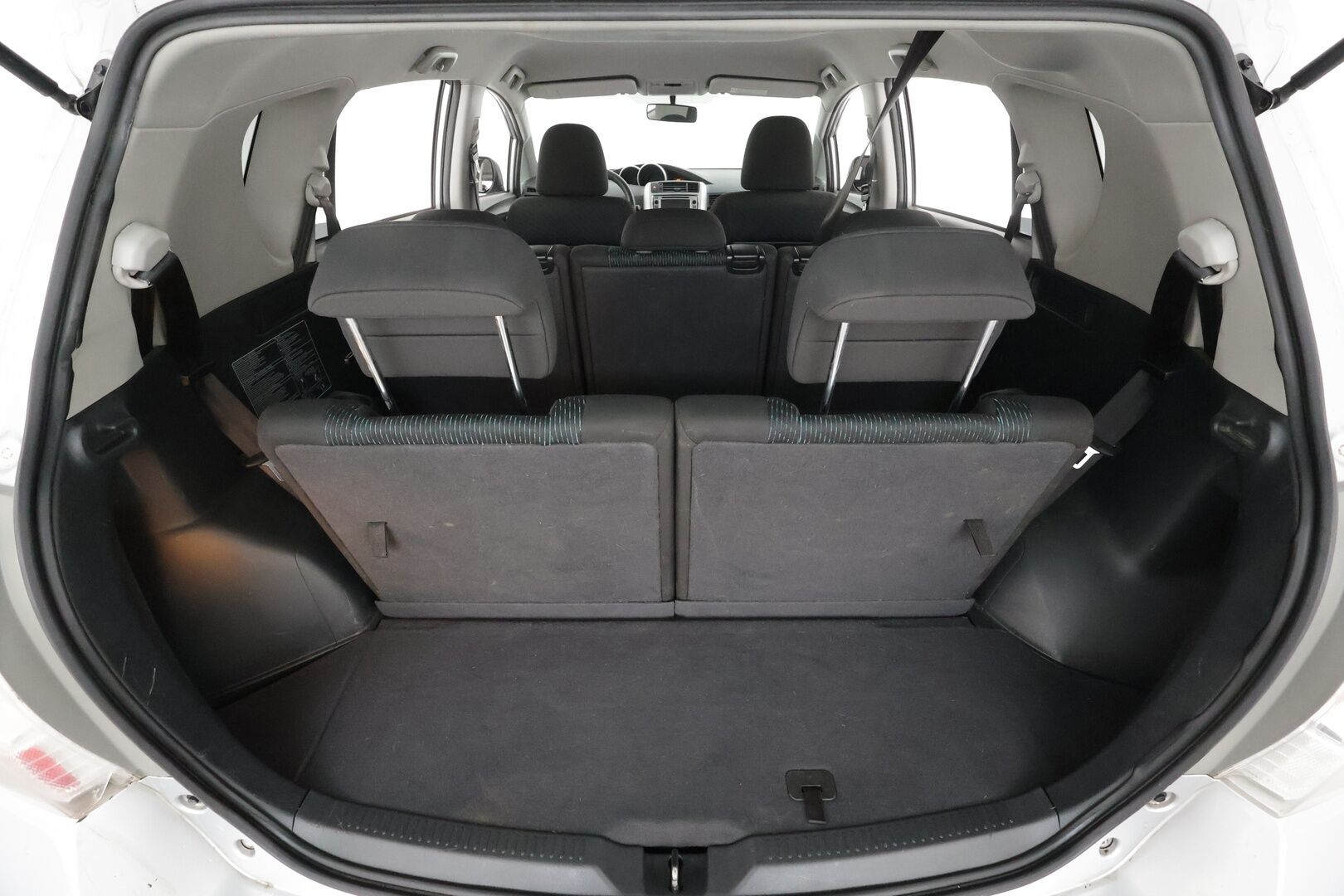 Toyota Verso 2012 1,8 Valvematic Family Multidrive S 7-P * Vakkari / Navi / P.Kamera / Bluetooth / Koukku / Sisätilanlämmitin * - Suomi-auto / Kahdet renkaat - HULLUT JOULUT KORKOTARJOUS 2,49% 