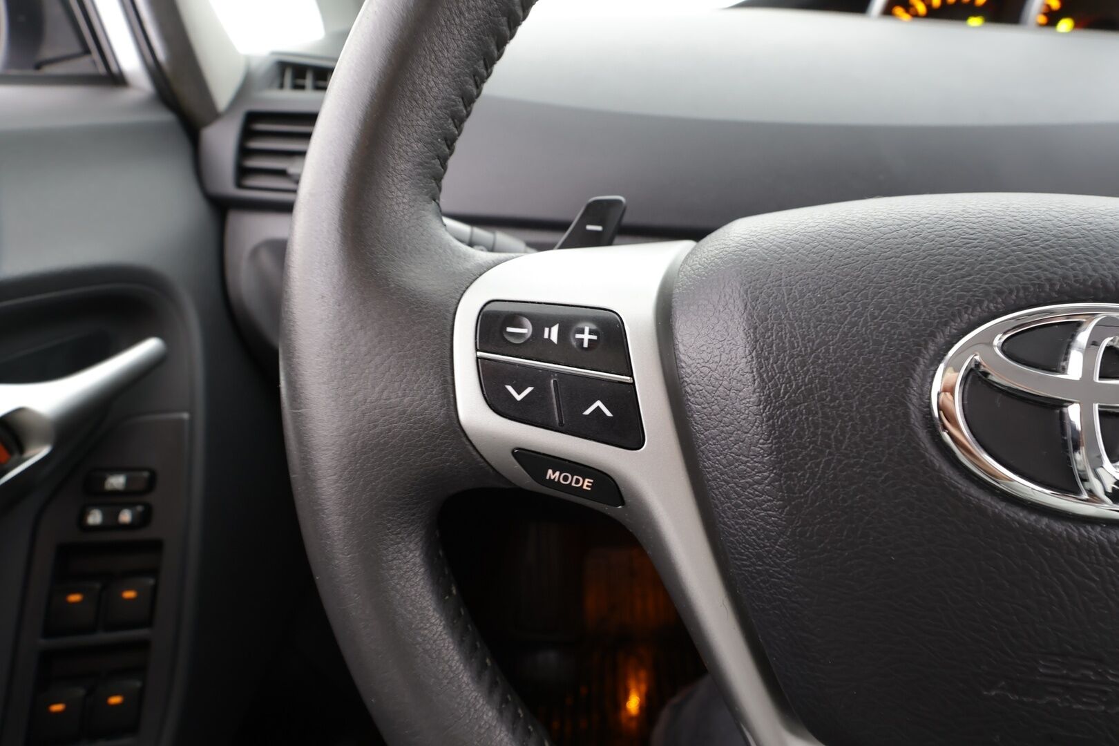 Toyota Verso 2012 1,8 Valvematic Family Multidrive S 7-P * Vakkari / Navi / P.Kamera / Bluetooth / Koukku / Sisätilanlämmitin * - Suomi-auto / Kahdet renkaat - HULLUT JOULUT KORKOTARJOUS 2,49% 