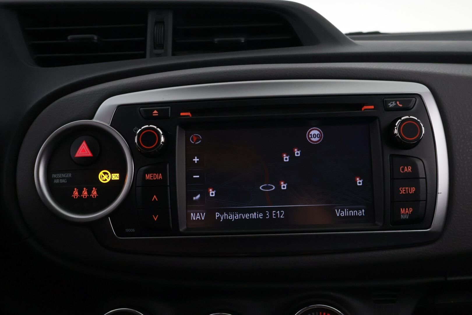 Toyota Yaris 2012 1,33 Dual VVT-i Linea Sol 5ov Multidrive S *Suomiauto / Peruutuskamera / Lohko&Sisä / Vakkari / Navi* - Metalliväri / Juuri saapunut Tampereelle!