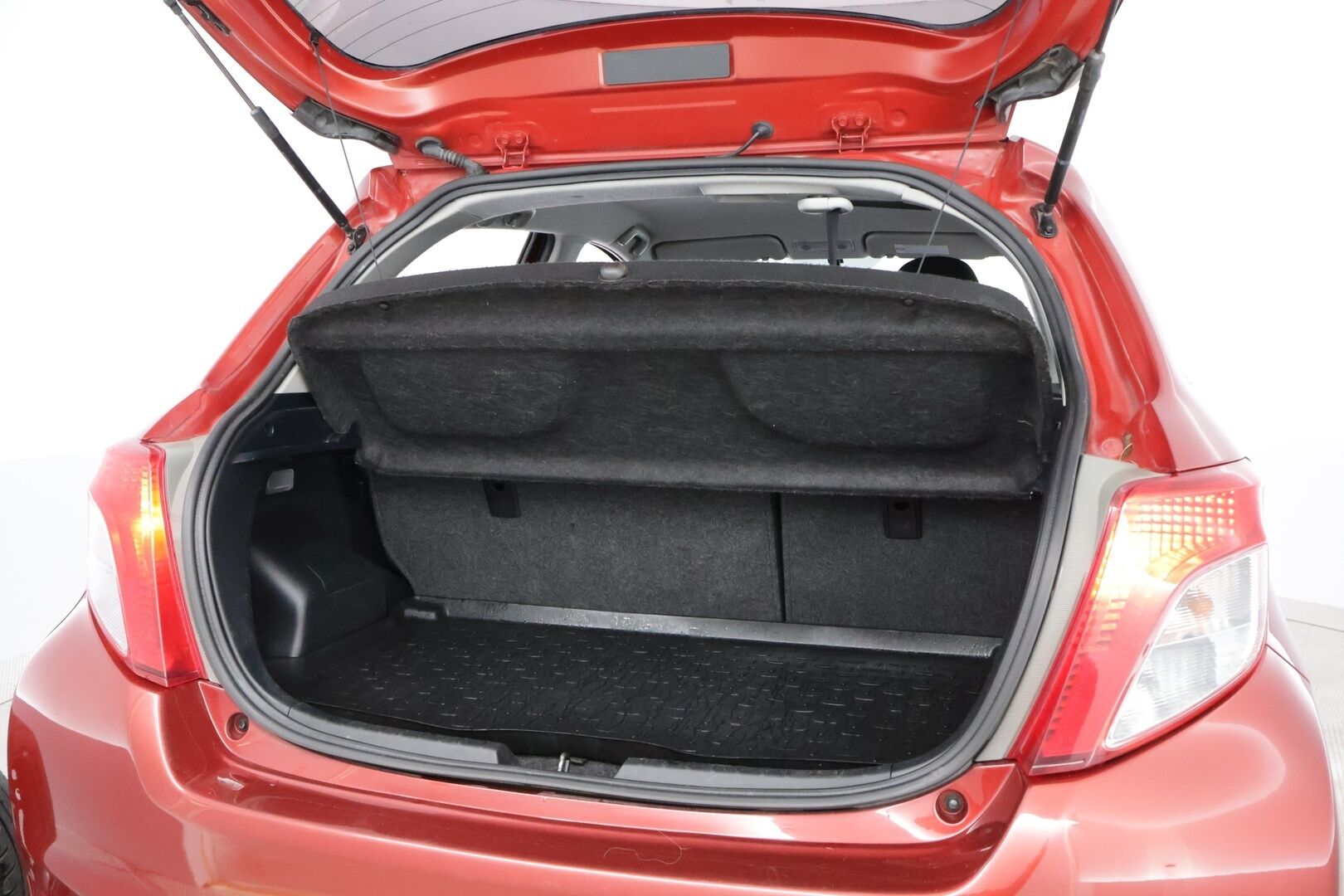 Toyota Yaris 2012 1,33 Dual VVT-i Linea Sol 5ov Multidrive S *Suomiauto / Peruutuskamera / Lohko&Sisä / Vakkari / Navi* - Metalliväri / Juuri saapunut Tampereelle!