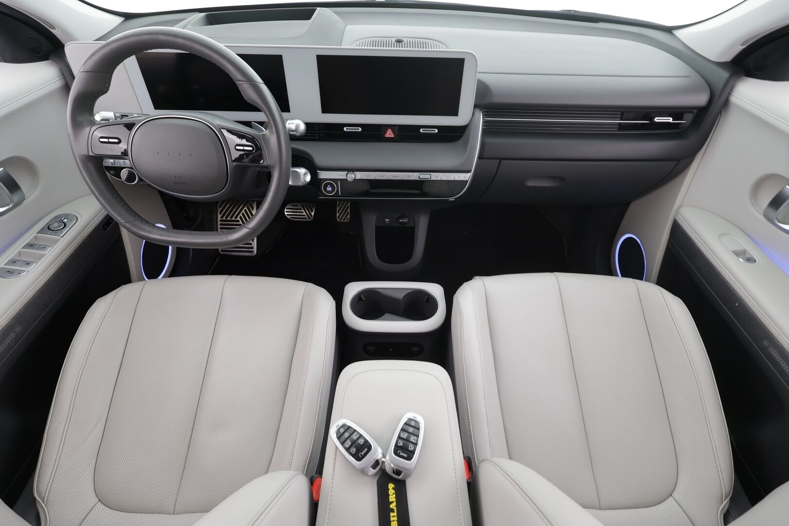 Hyundai IONIQ 5 2022 73 kWh 217 hv Premium * ACC / 360° / HUD / Bose / Relax-istuimet / ILP / Ilmastoidut nahat / KeylessGo / LED / Navi * - 1.Om Suomi-auto / Akku kuntotarkastettu SoH 97.7% / Kahdet renkaat aluvanteilla / Merkkihuollettu / Huippuvarusteet