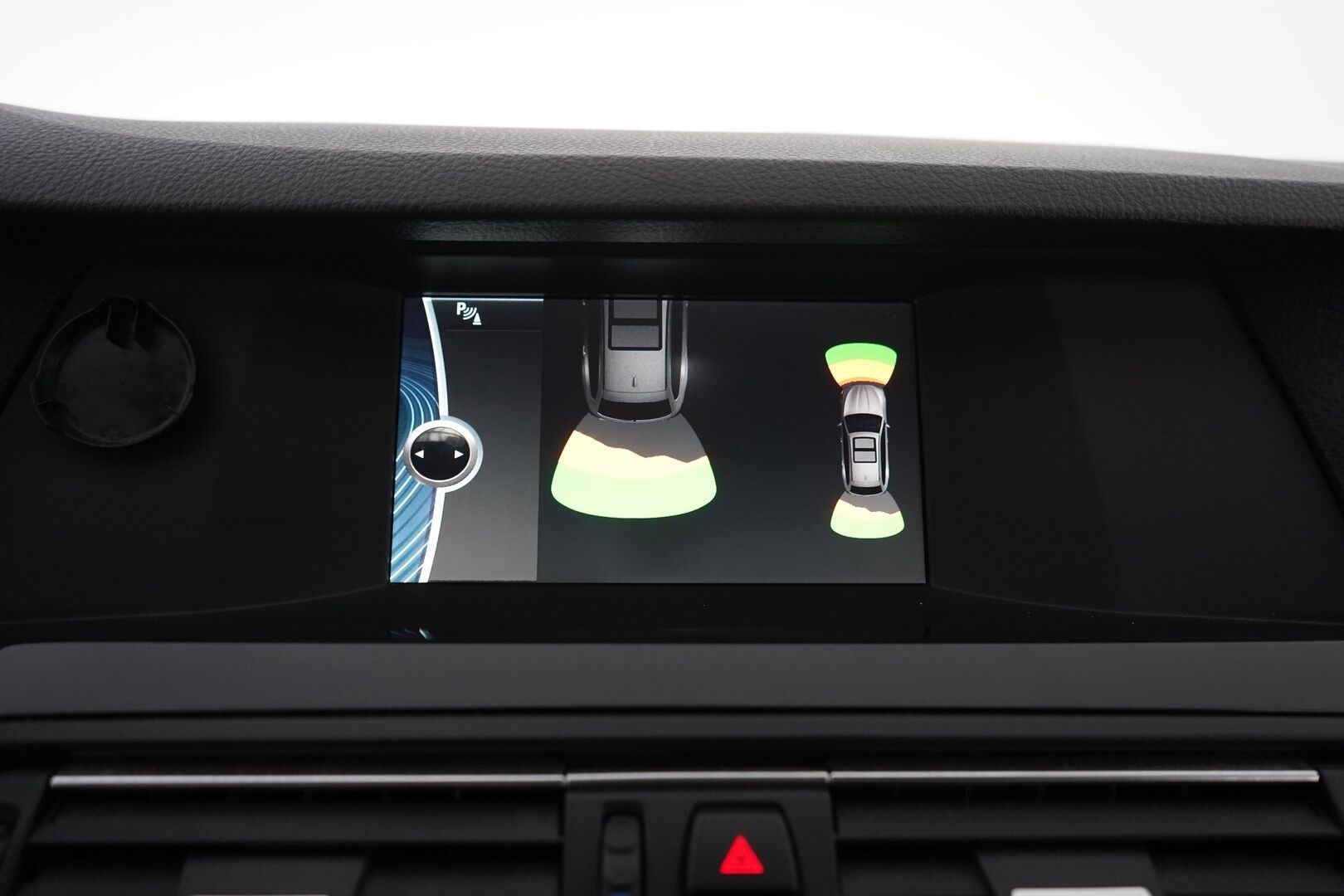 BMW 520 2013 TwinPower Turbo A F11 Touring Business Automatic *Webasto / Irr.Koukku / Sähkökontti / Tutkat / Osasähköpenkit* - Kahdet OEM Vanteet / Juuri huollettu / Katsastus 09/2026 - HULLUT BLACKWEEK JATKOT - KORKOTARJOUS 2,49%