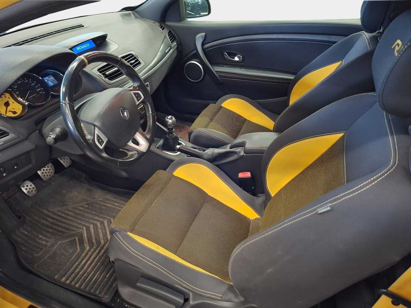 Renault Megane 2011 RS 2,0 Cup 300hv 6MT - |RS CUP | Putkisto | Hyvin huollettu | 300HV | 2x renkaat ja vanteet|