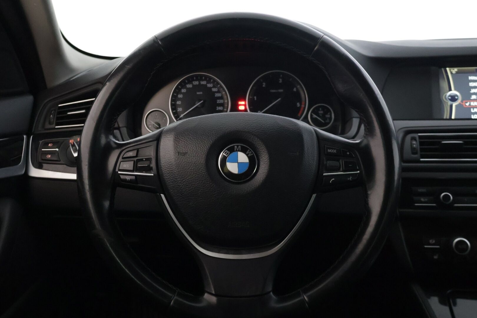 BMW 520 2011 F11 Touring 520d A Business - | Myydään vain huutokaupat.com | Suomi-auto | Vetokoukku | Vakionopeudensäädin | - KORKO VAIN 3,99 %