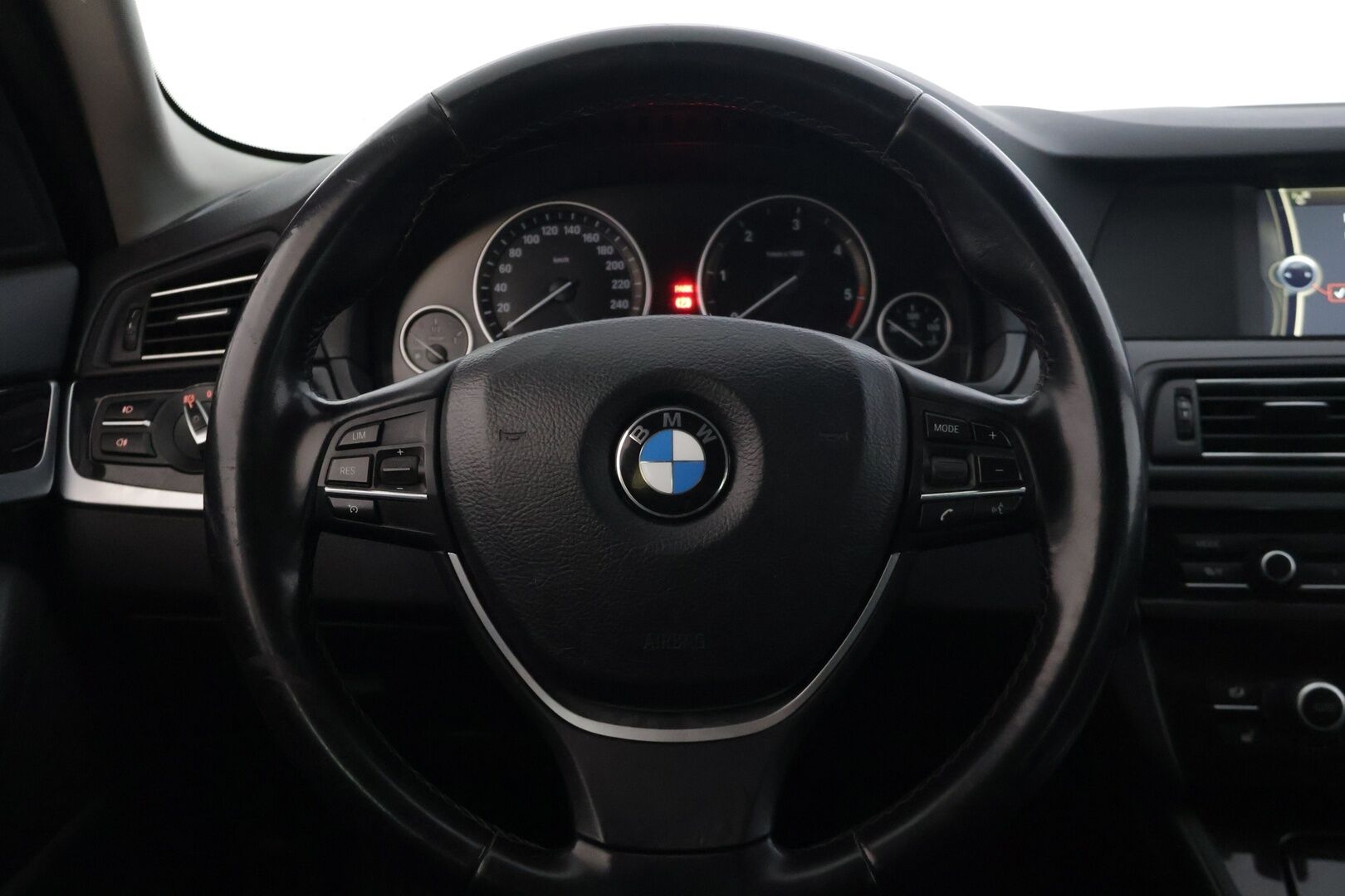 BMW 520 2011 F11 Touring 520d A Business - | Myydään vain huutokaupat.com | Suomi-auto | Vetokoukku | Vakionopeudensäädin | - KORKO VAIN 3,99 %