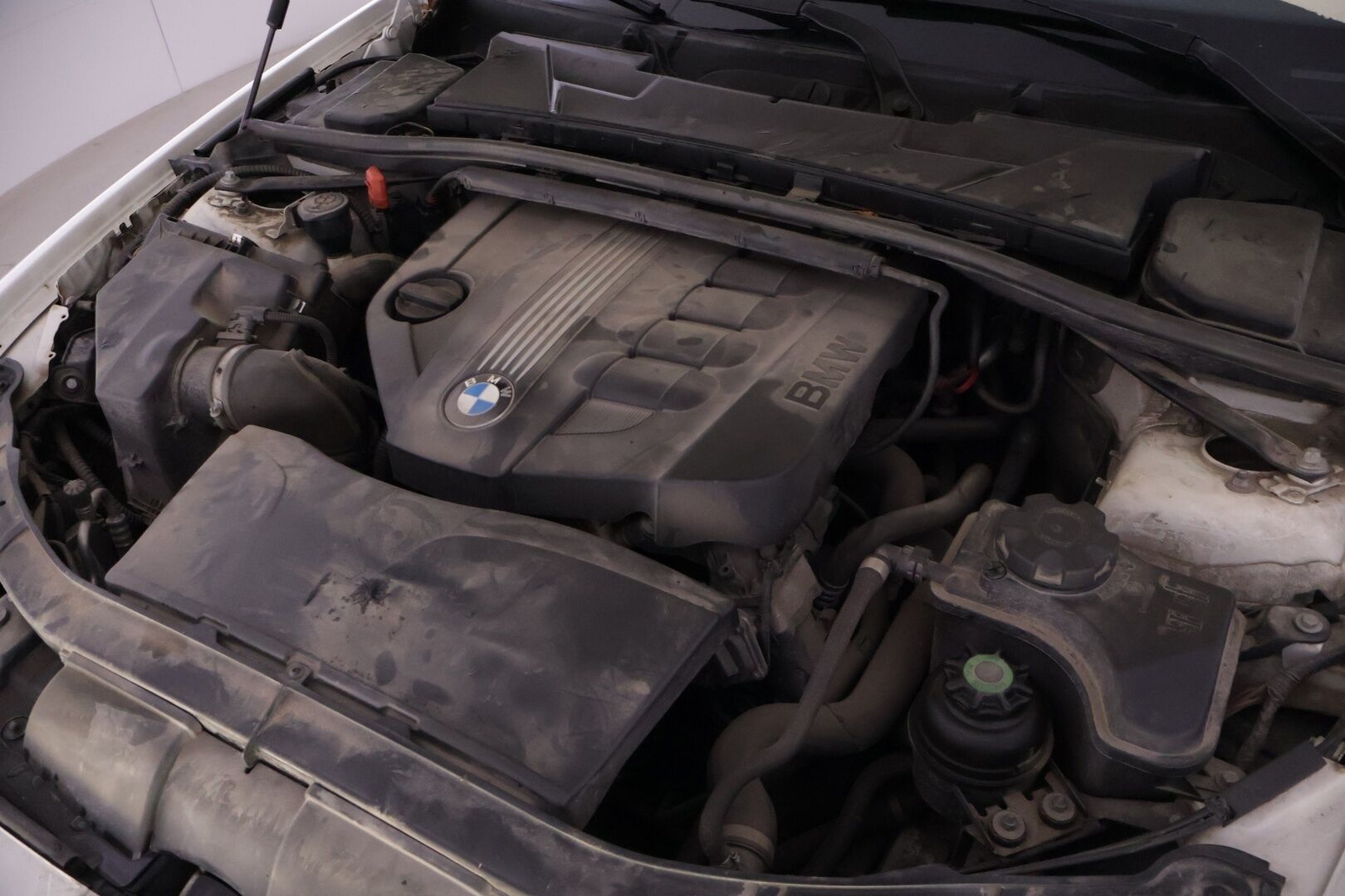 BMW 318 2011 E90 Sedan Limited Business *Myydään Huutokaupat.com