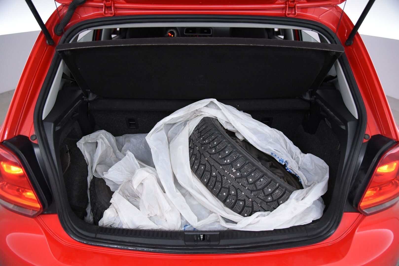 Volkswagen Polo 2011 Comfortline 1,4 63 kW (85 hv) 4-ovinen - Myydään Huutokaupat.comissa!