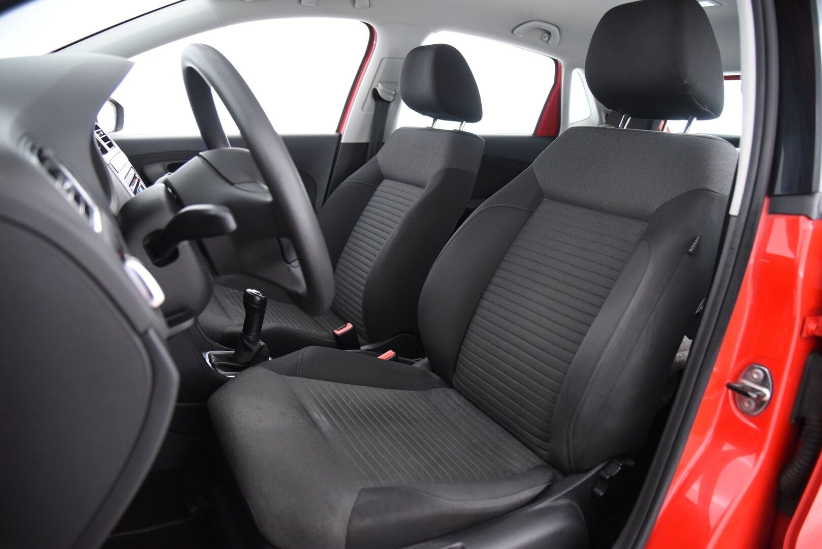 Volkswagen Polo 2011 Comfortline 1,4 63 kW (85 hv) 4-ovinen - Myydään Huutokaupat.comissa!