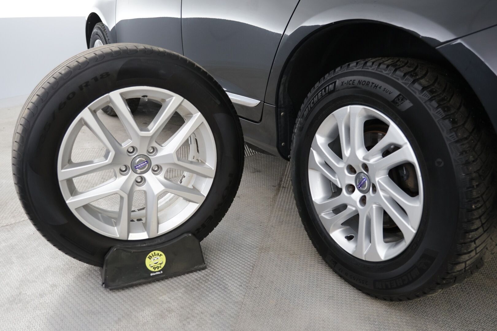 Volvo XC60 2017 D5 AWD Business Classic Summum aut  *Vaalea nahkasisusta / Kessy / Webasto / High Performance audio - Huippuvarusteet / Kattava huoltohistoria / Hyvin pidetty / Ilman Adblueta