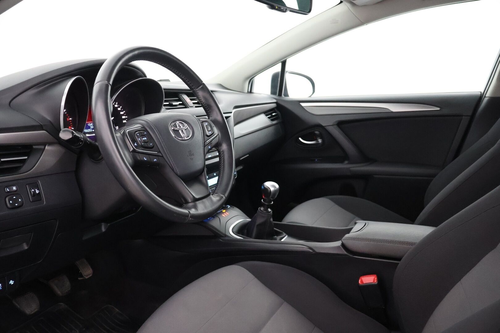 Toyota Avensis 2016 1,6 Valvematic Life Touring Sports -  | Suomi auto | Vakkari  | Bluetooth | Lohko+sisä | 2-Renkaat |