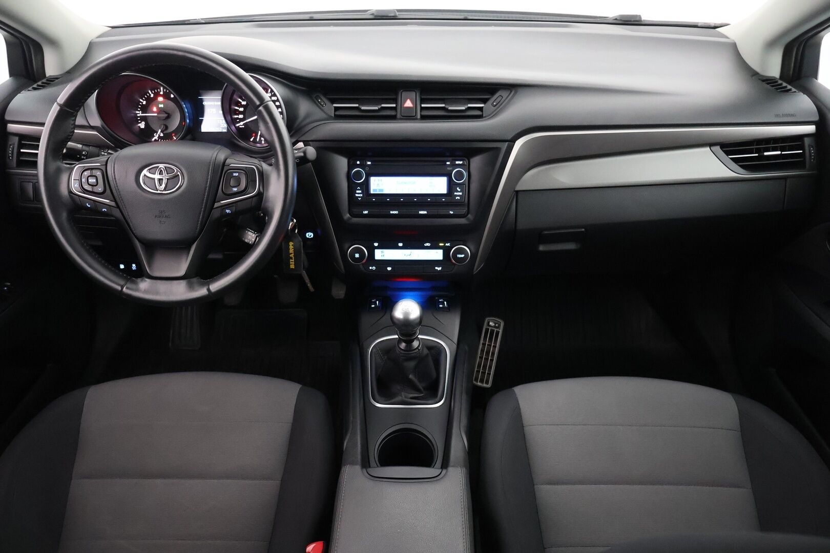 Toyota Avensis 2016 1,6 Valvematic Life Touring Sports -  | Suomi auto | Vakkari  | Bluetooth | Lohko+sisä | 2-Renkaat |
