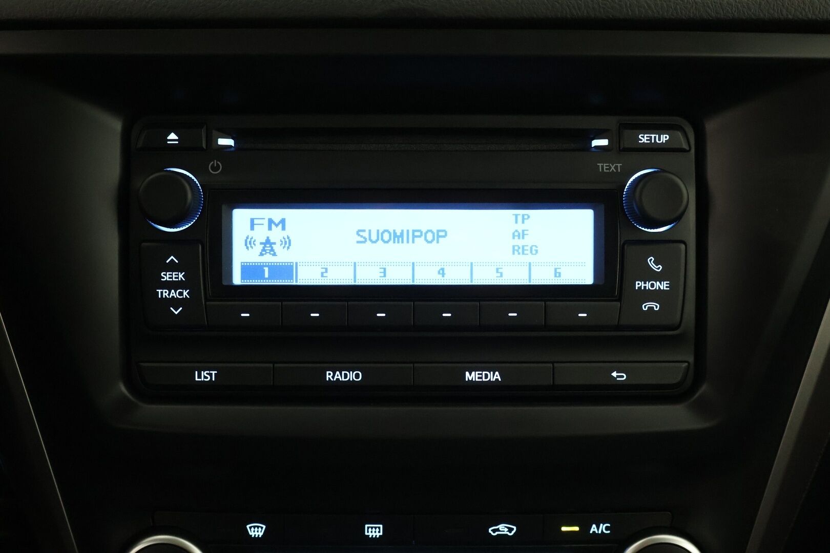 Toyota Avensis 2016 1,6 Valvematic Life Touring Sports -  | Suomi auto | Vakkari  | Bluetooth | Lohko+sisä | 2-Renkaat |