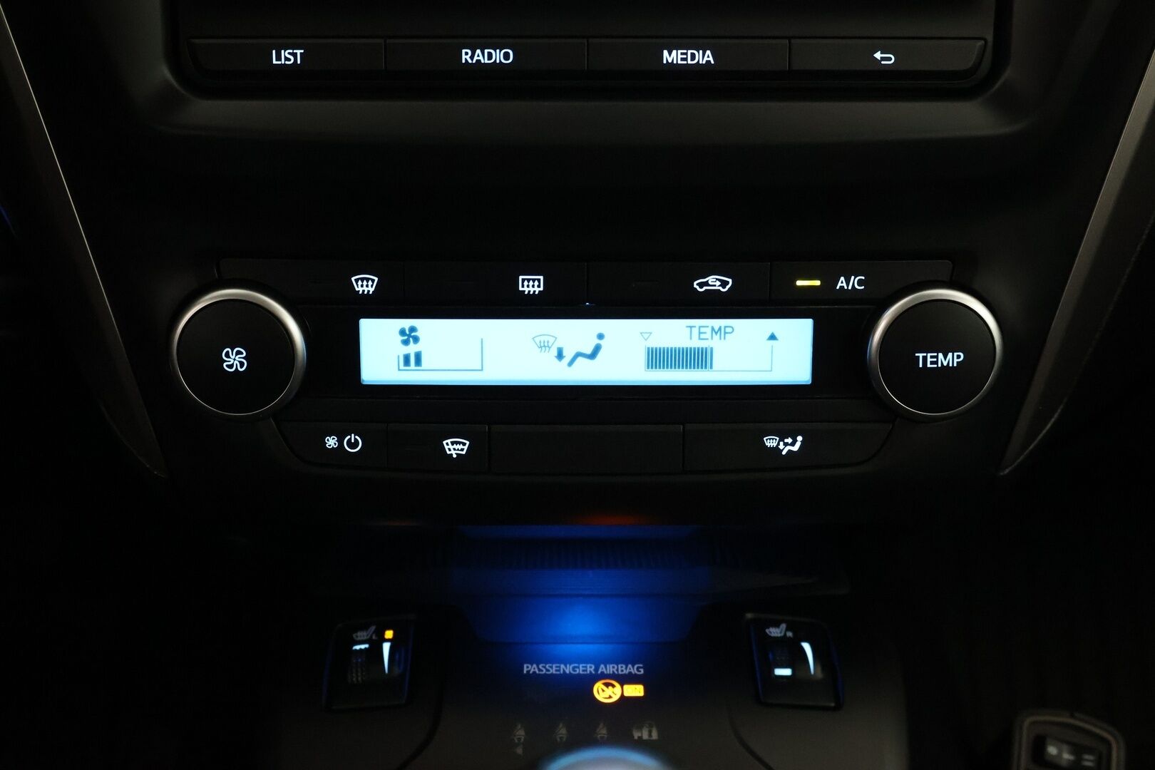 Toyota Avensis 2016 1,6 Valvematic Life Touring Sports -  | Suomi auto | Vakkari  | Bluetooth | Lohko+sisä | 2-Renkaat |