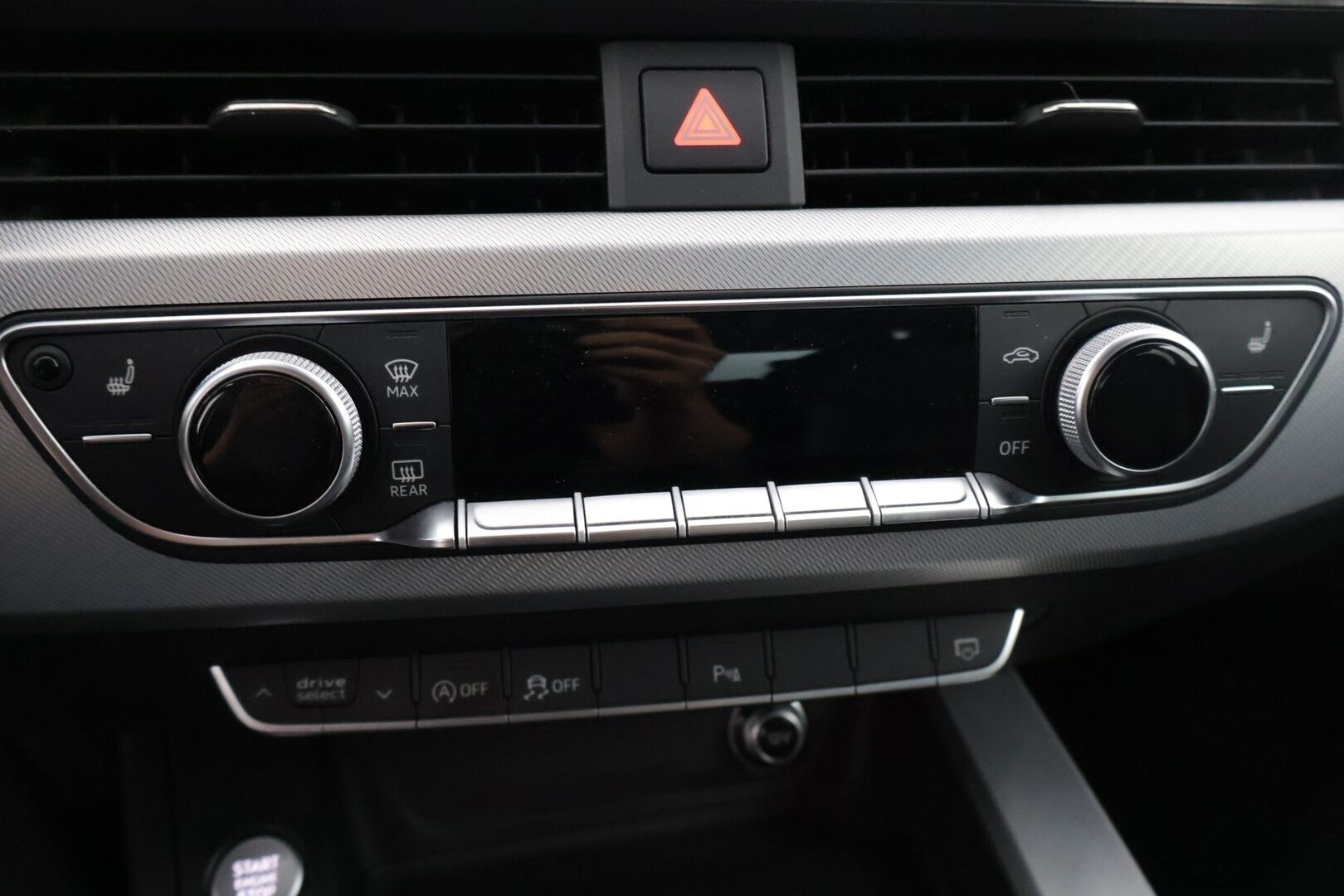 Audi A4 2017 Sedan S line Pro Business Sport 2,0 TFSI 140 kW S tronic - | S-line | Webasto | P-tutkat | Koukku | Suomi-auto |