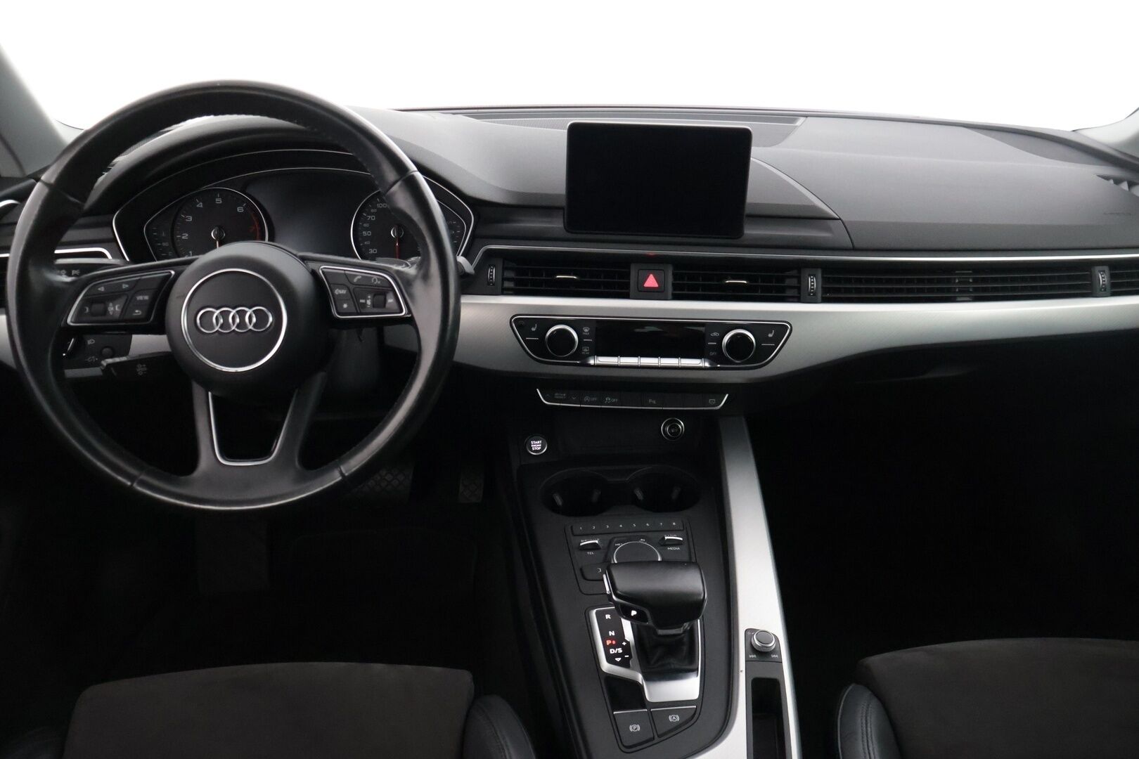 Audi A4 2017 Sedan S line Pro Business Sport 2,0 TFSI 140 kW S tronic - | S-line | Webasto | P-tutkat | Koukku | Suomi-auto |