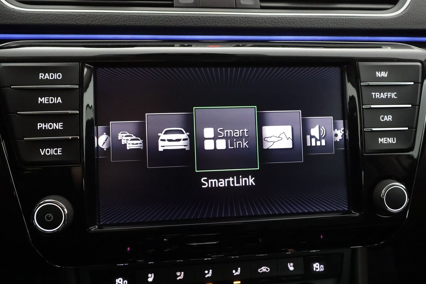 Skoda Superb 2017 2,0 TDI 190 4x4 L&K DSG * Canton / Webasto / Koukku / ACC / Xenon / Kattoluukku / Ilmastoitu Muistipenkki * - Suomi-auto / Kahdet renkaat aluvanteilla