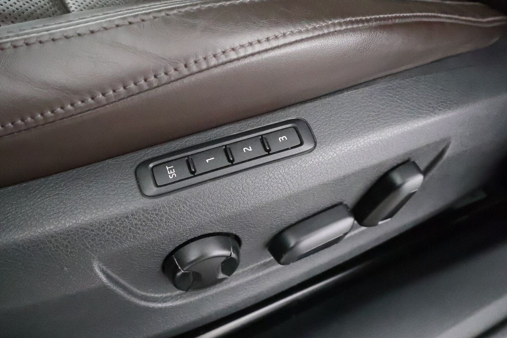 Skoda Superb 2017 2,0 TDI 190 4x4 L&K DSG * Canton / Webasto / Koukku / ACC / Xenon / Kattoluukku / Ilmastoitu Muistipenkki * - Suomi-auto / Kahdet renkaat aluvanteilla